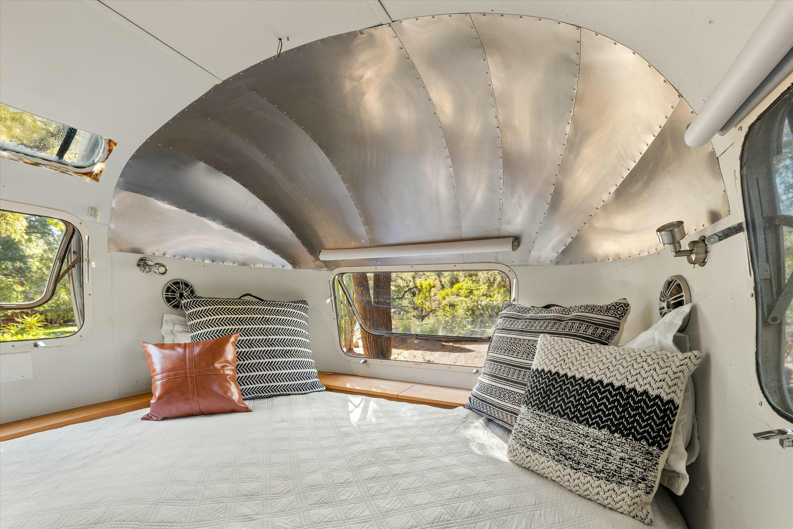 Ojai, California 93023, United States, 3 Bedrooms Bedrooms, ,2 BathroomsBathrooms,Residential,Active,89962