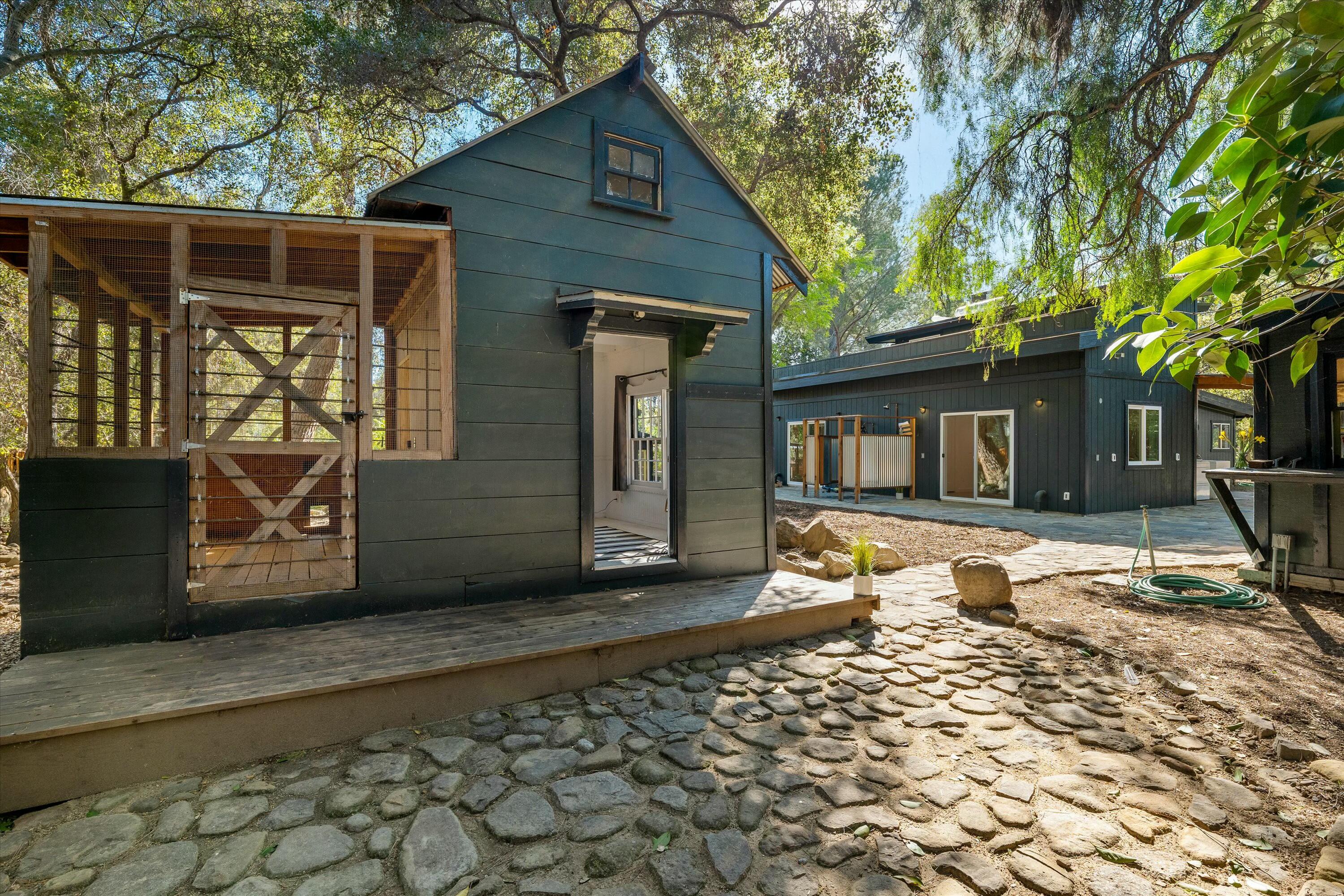 Ojai, California 93023, United States, 3 Bedrooms Bedrooms, ,2 BathroomsBathrooms,Residential,Active,89962