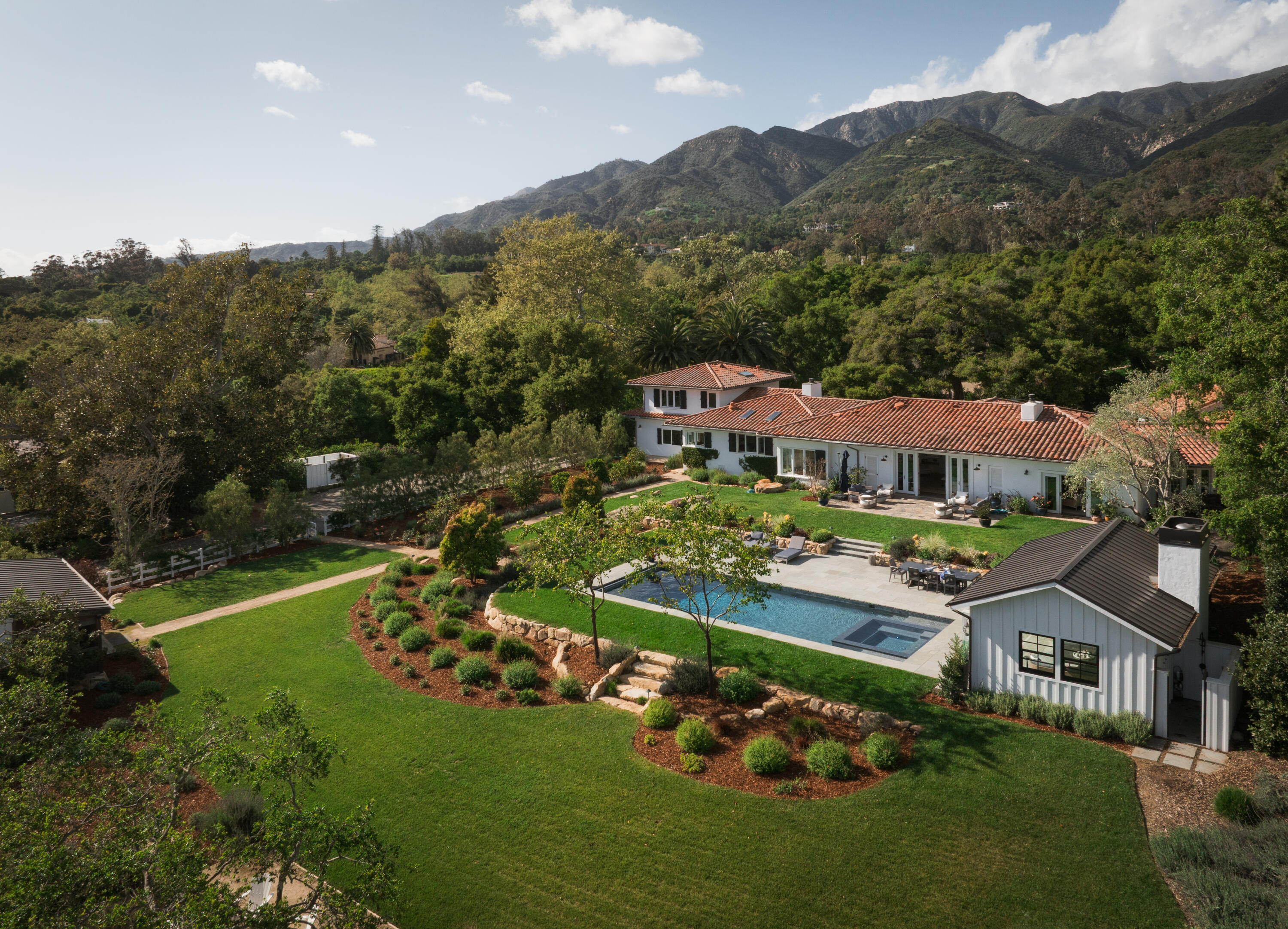 Santa Barbara, California 93108, United States, 4 Bedrooms Bedrooms, ,5 BathroomsBathrooms,Residential,Active,108552