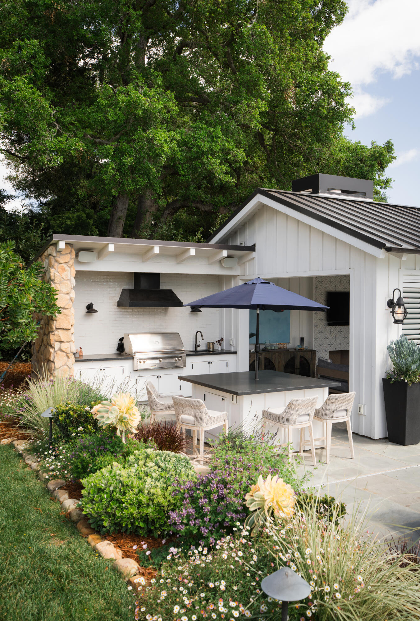 Santa Barbara, California 93108, United States, 4 Bedrooms Bedrooms, ,5 BathroomsBathrooms,Residential,Active,108552