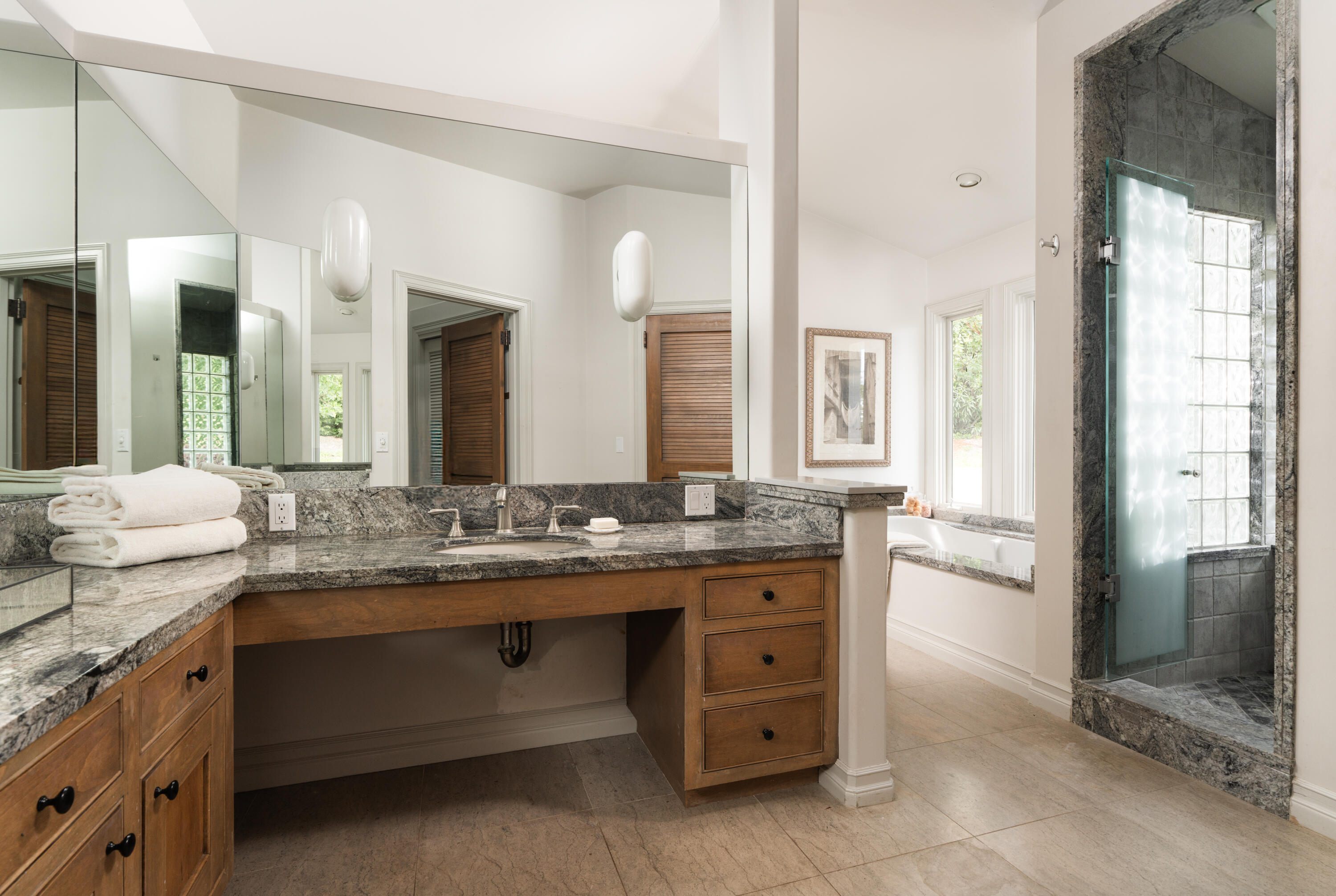 Santa Barbara, California 93108, United States, 4 Bedrooms Bedrooms, ,5 BathroomsBathrooms,Residential,Active,108552