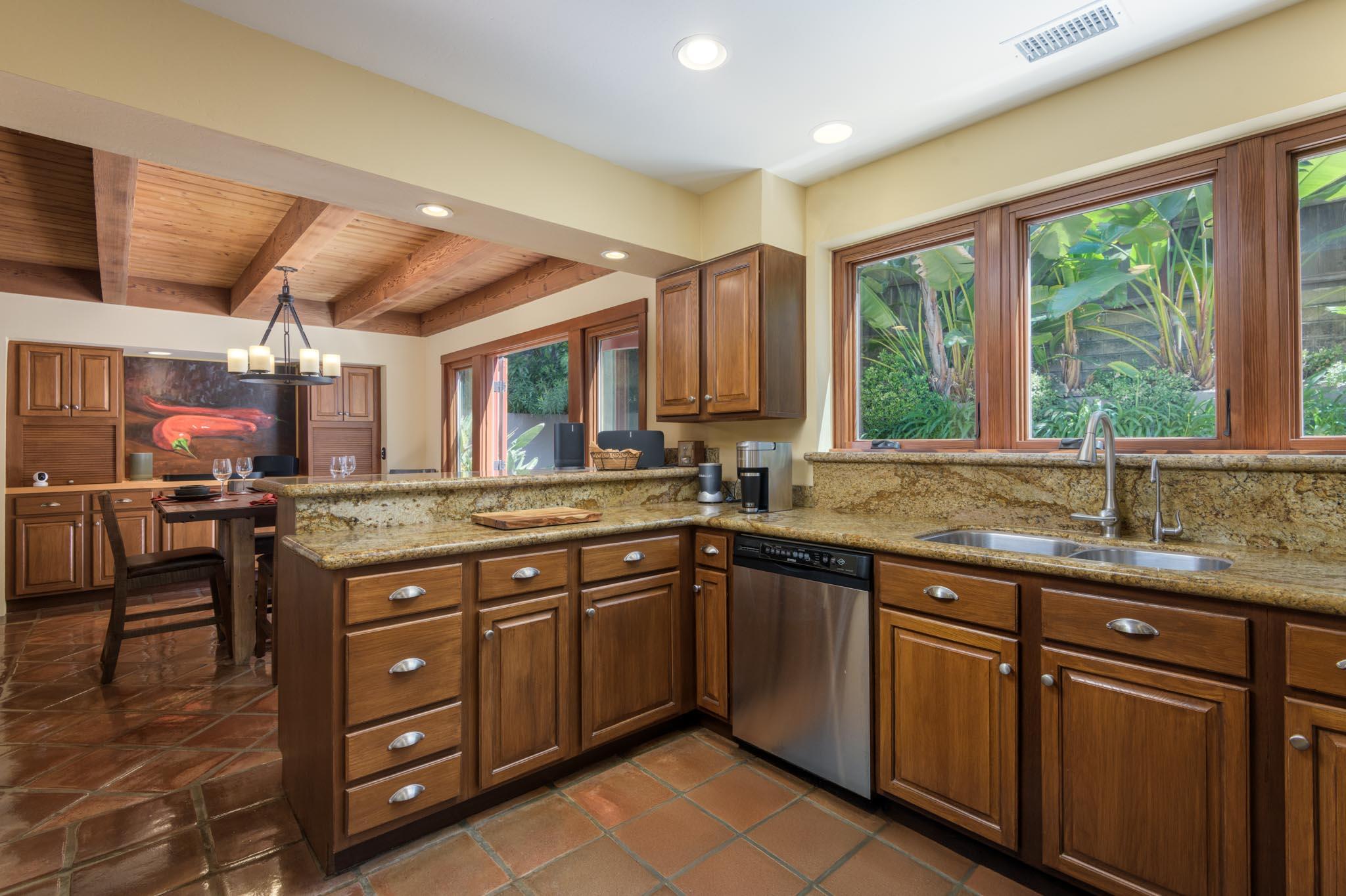 Santa Barbara, California 93101, United States, 4 Bedrooms Bedrooms, ,4 BathroomsBathrooms,Residential,Active,118669