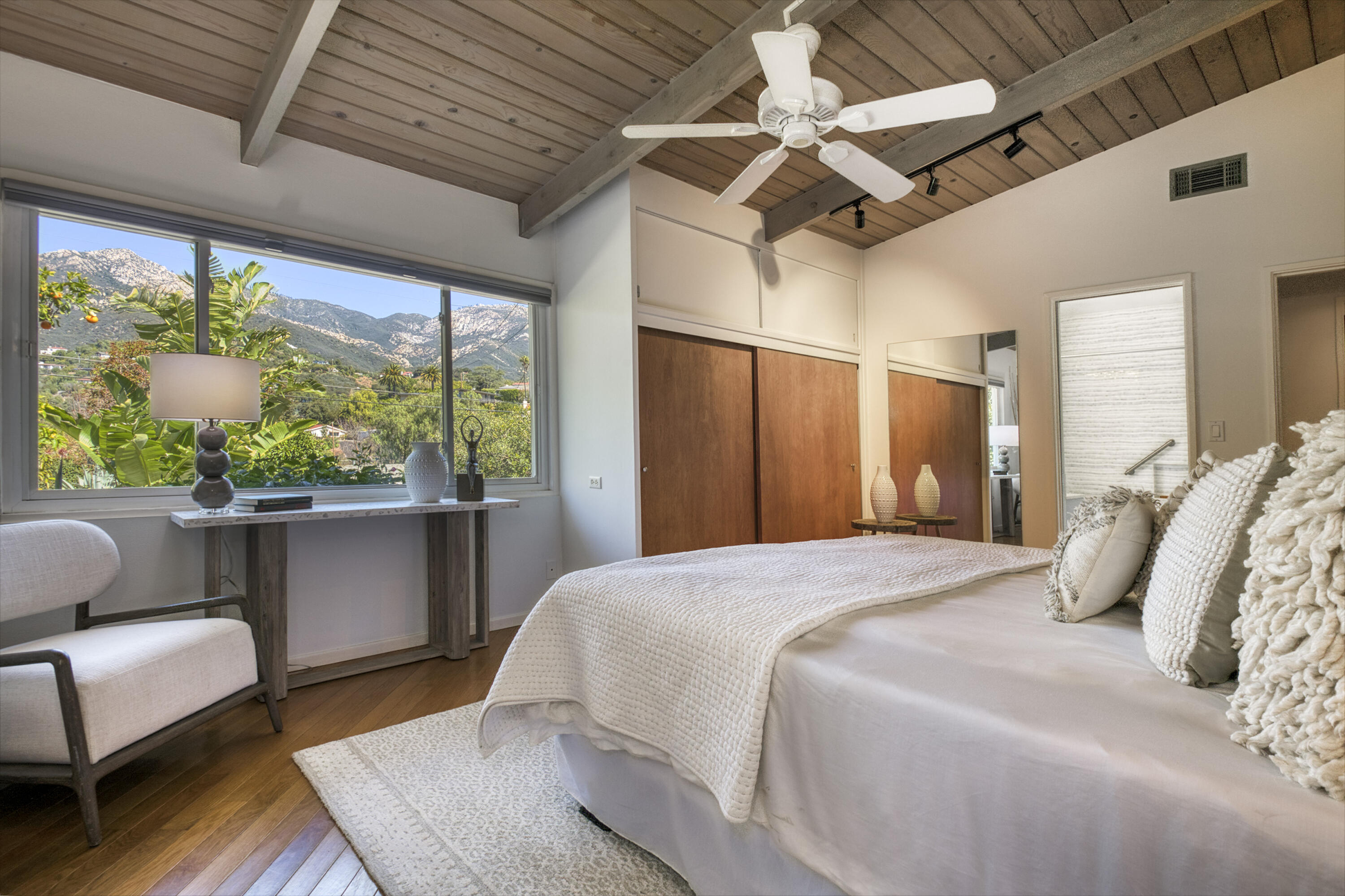 Santa Barbara, California 93105, United States, 3 Bedrooms Bedrooms, ,2 BathroomsBathrooms,Residential,Pending,89433