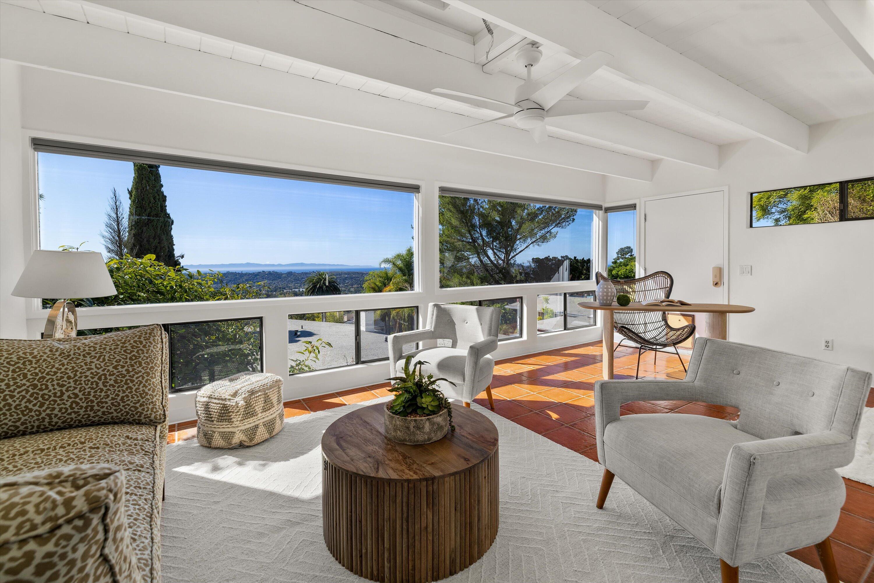 Santa Barbara, California 93105, United States, 3 Bedrooms Bedrooms, ,2 BathroomsBathrooms,Residential,Pending,89433