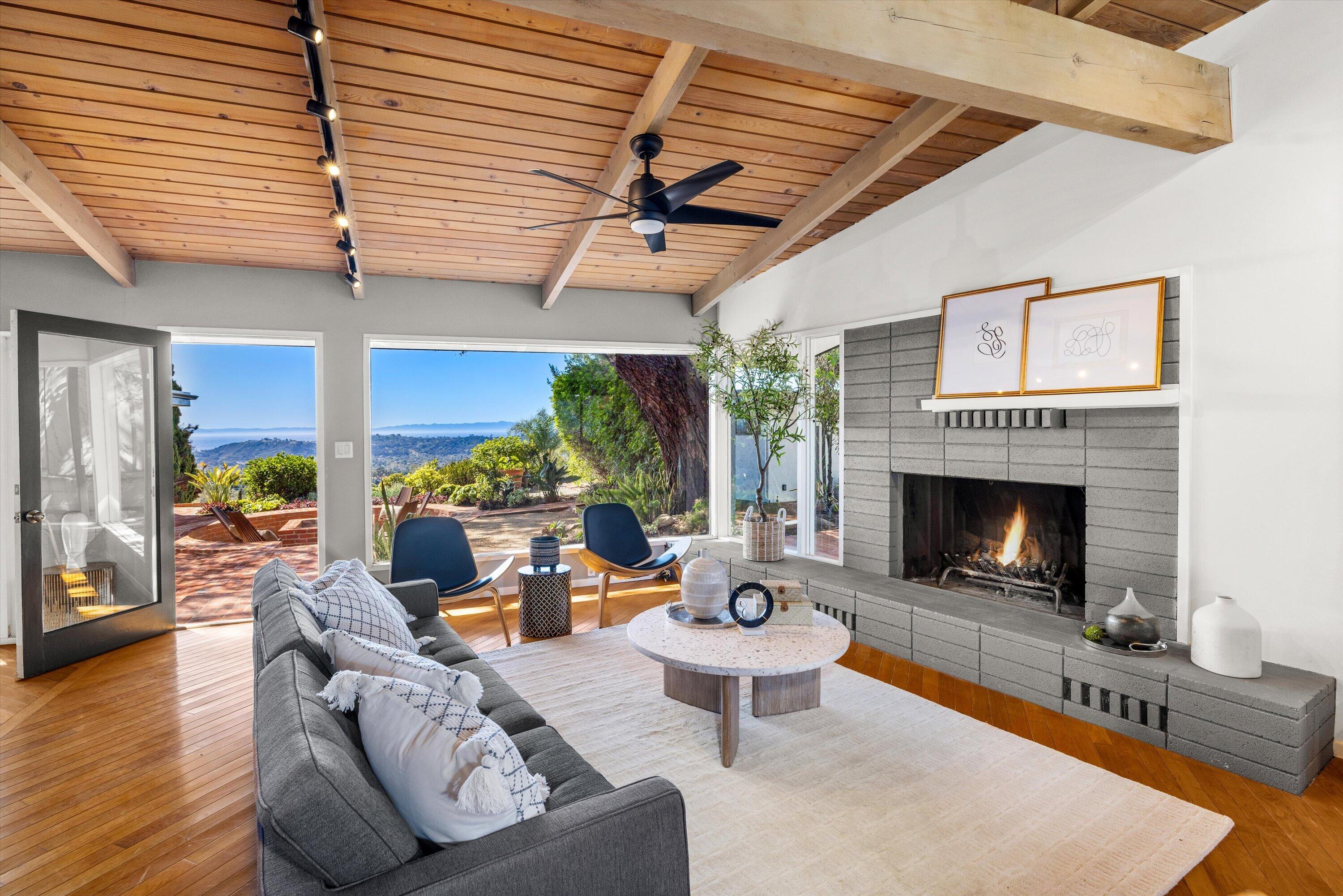 Santa Barbara, California 93105, United States, 3 Bedrooms Bedrooms, ,2 BathroomsBathrooms,Residential,Pending,89433