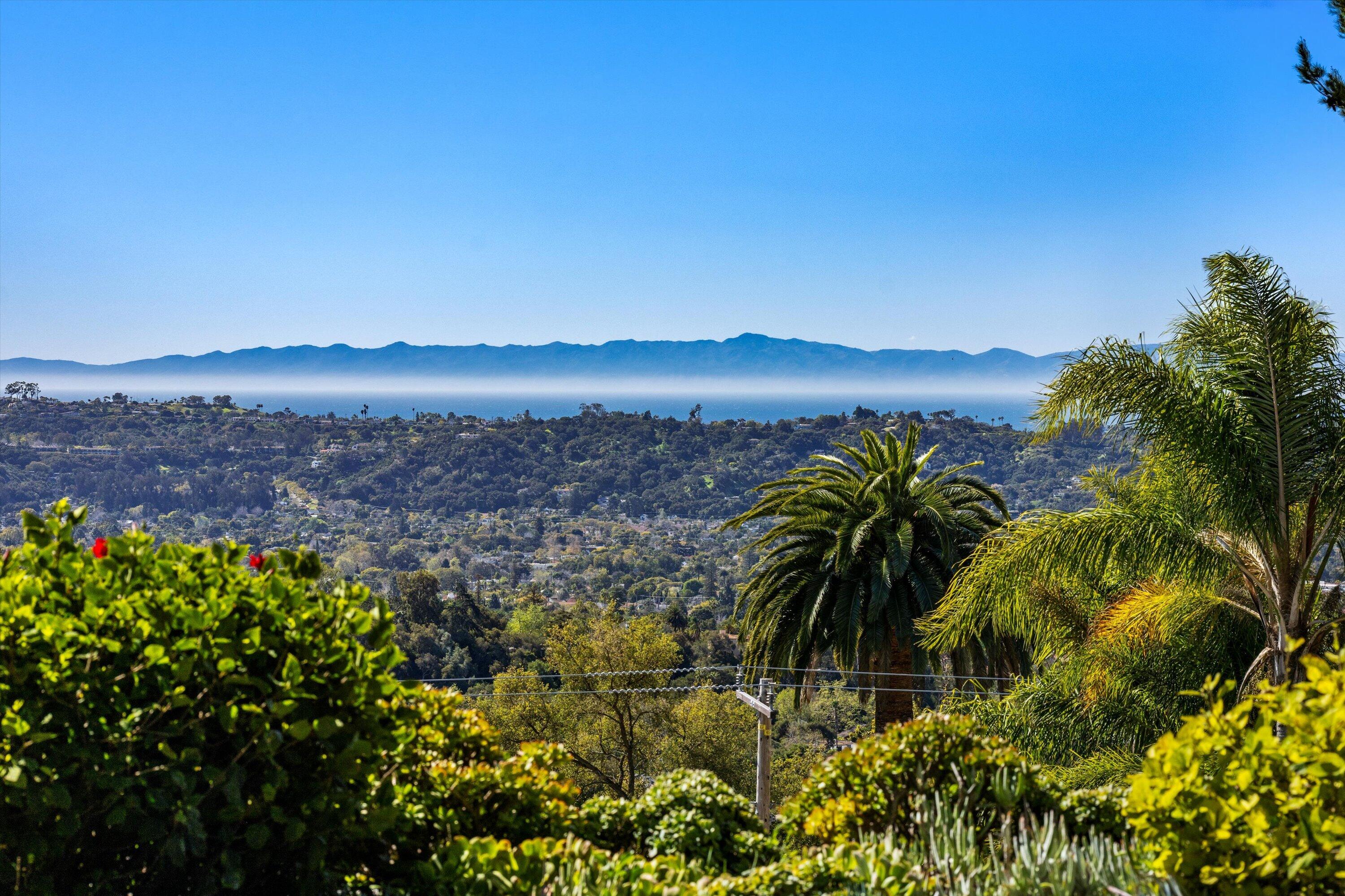 Santa Barbara, California 93105, United States, 3 Bedrooms Bedrooms, ,2 BathroomsBathrooms,Residential,Pending,89433