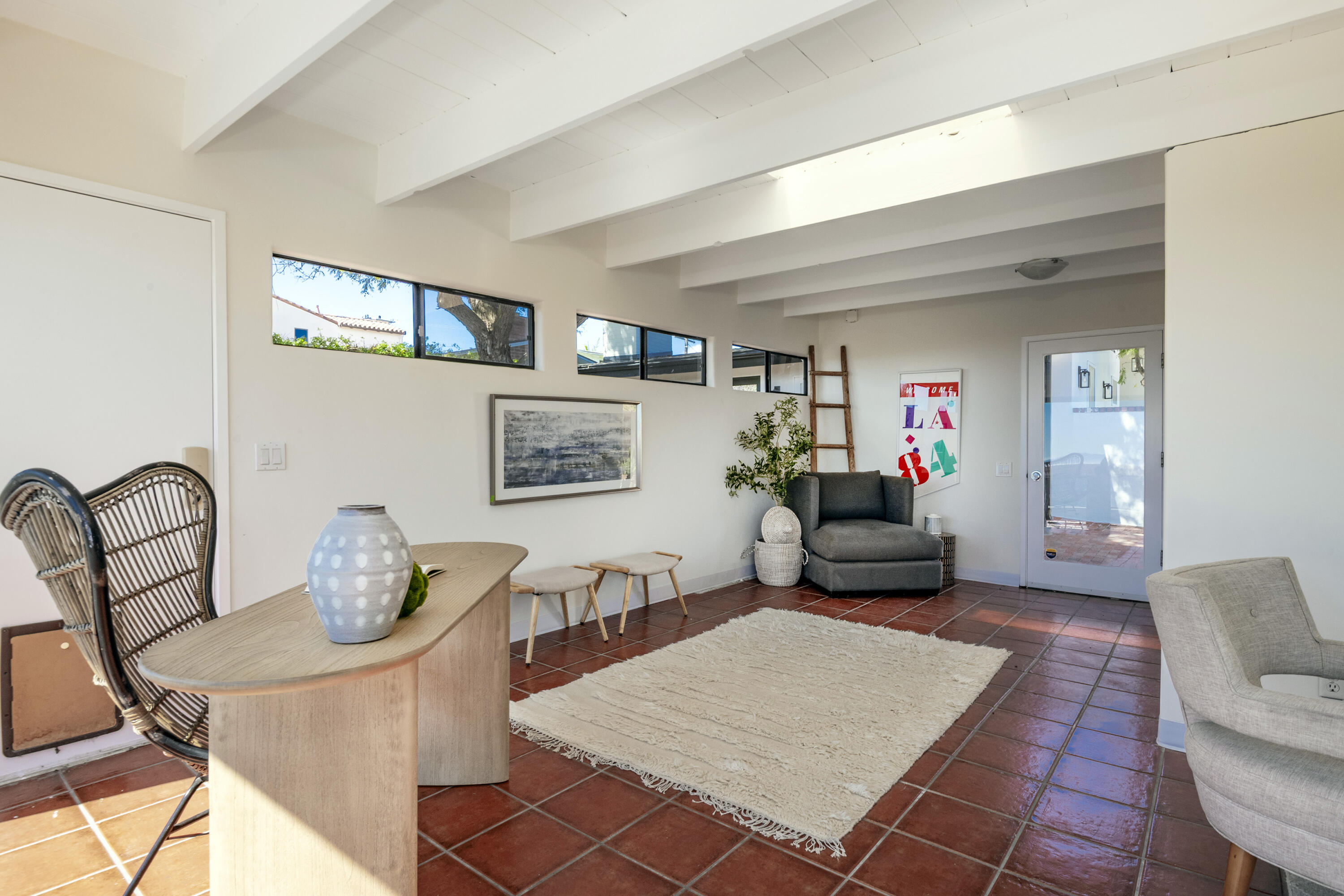 Santa Barbara, California 93105, United States, 3 Bedrooms Bedrooms, ,2 BathroomsBathrooms,Residential,Pending,89433