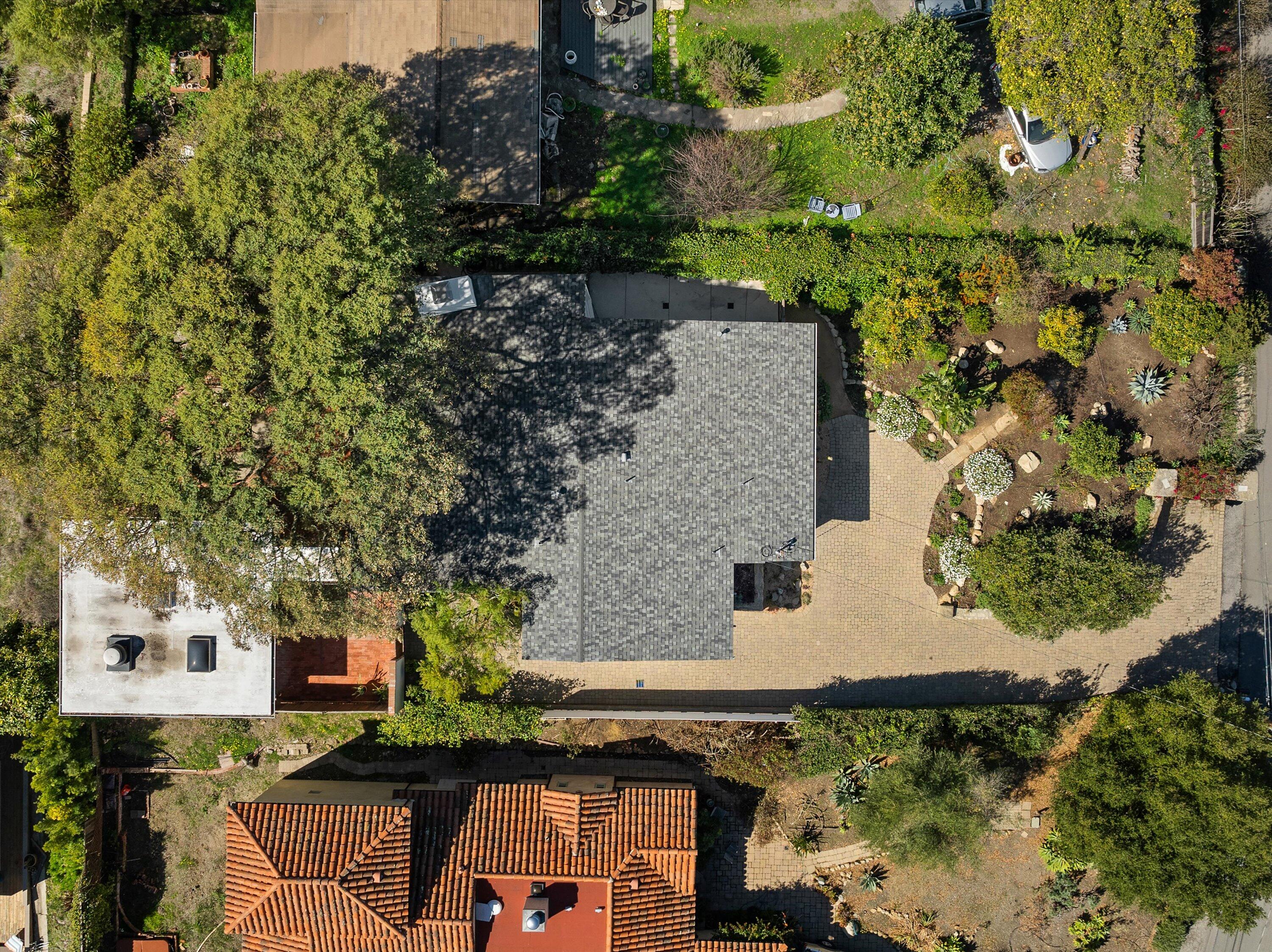 Santa Barbara, California 93105, United States, 3 Bedrooms Bedrooms, ,2 BathroomsBathrooms,Residential,Pending,89433