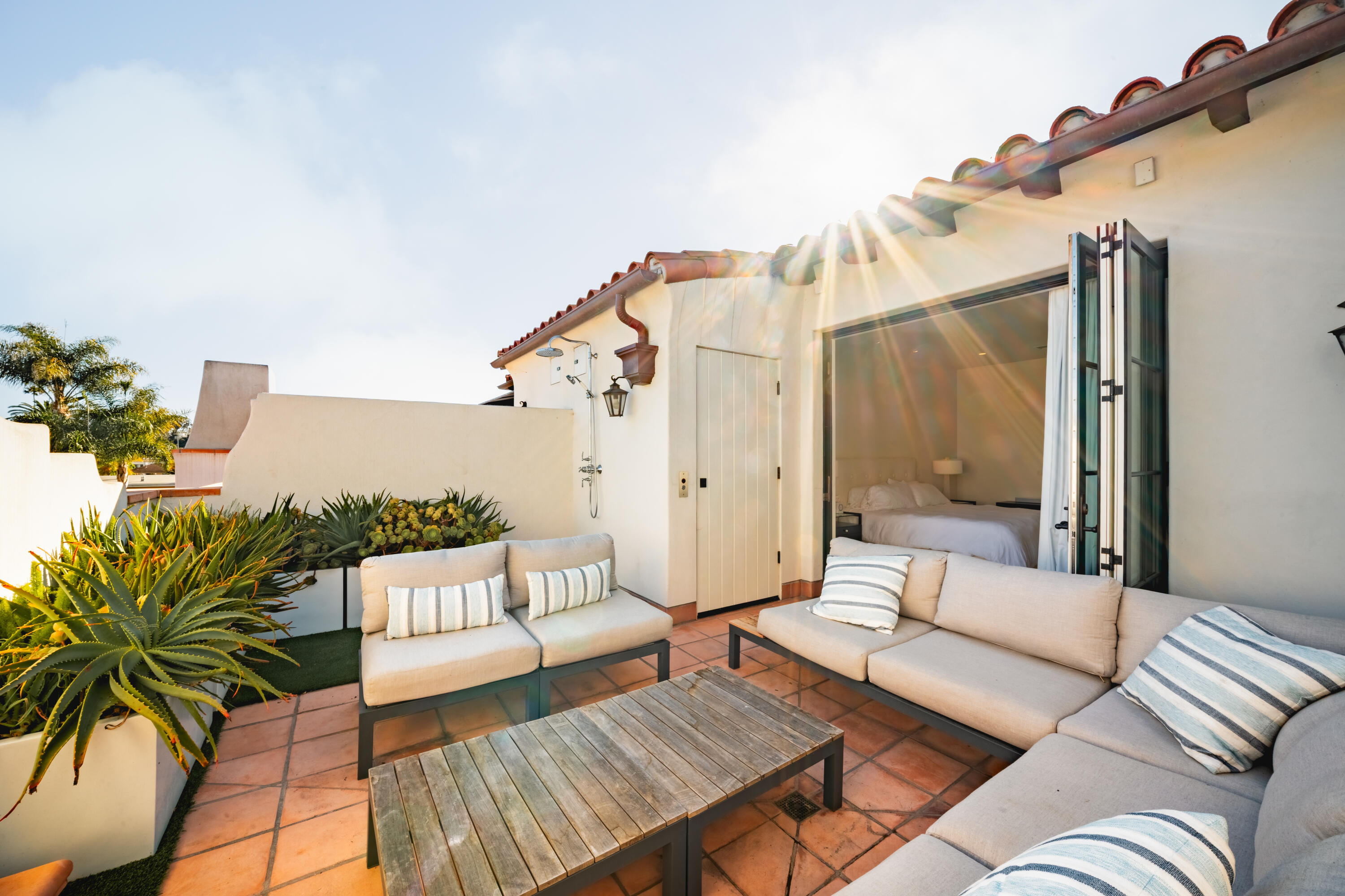 Santa Barbara, California 93101, United States, 3 Bedrooms Bedrooms, ,3 BathroomsBathrooms,Residential,Active,202602