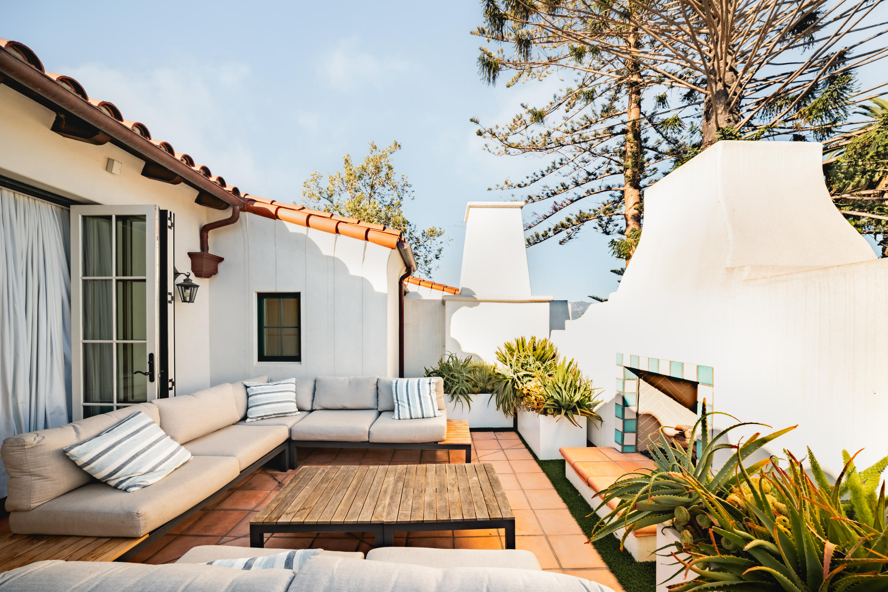 Santa Barbara, California 93101, United States, 3 Bedrooms Bedrooms, ,3 BathroomsBathrooms,Residential,Active,202602