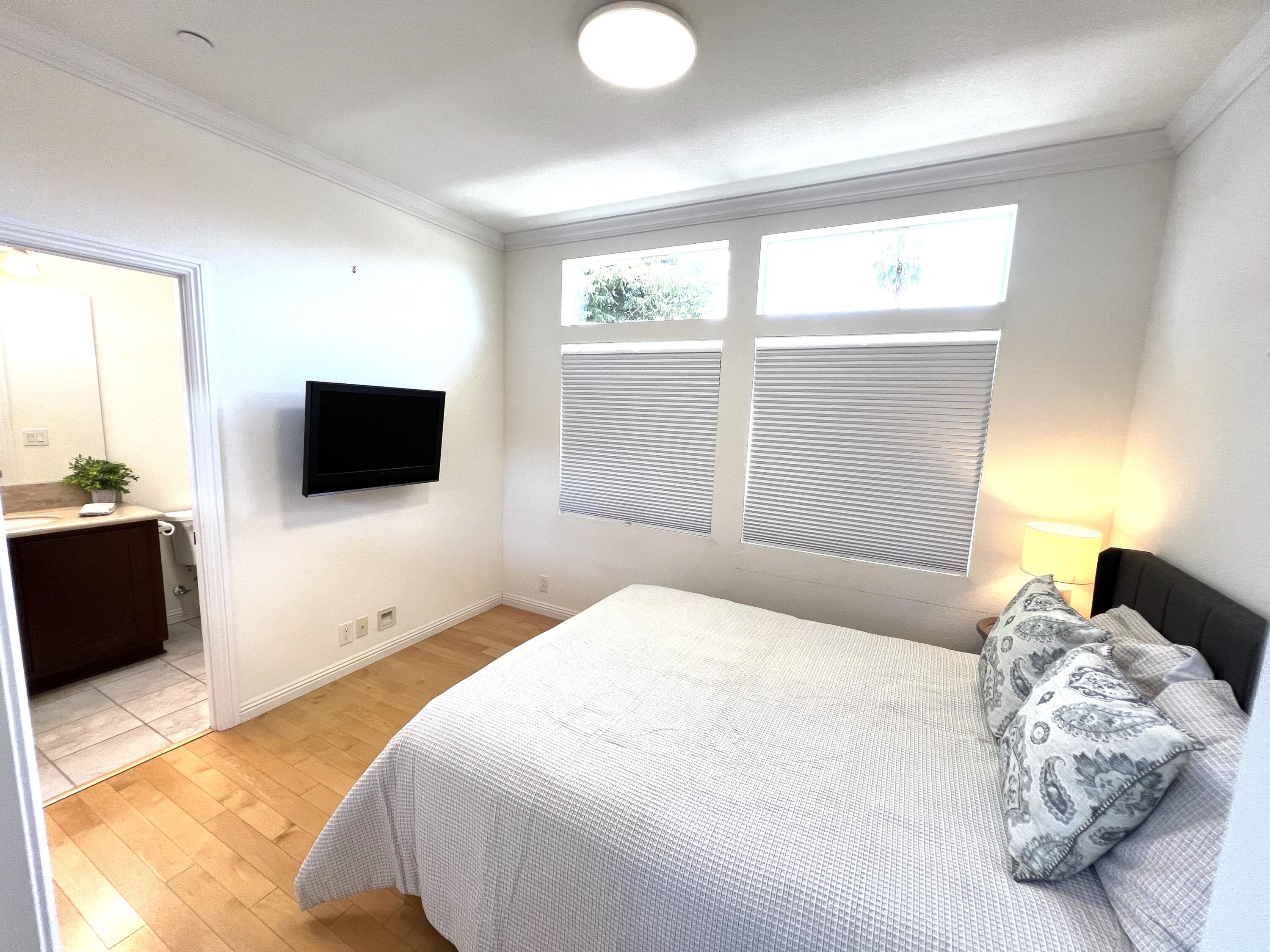 Santa Barbara, California 93110, United States, 2 Bedrooms Bedrooms, ,2 BathroomsBathrooms,Residential,Pending,19056