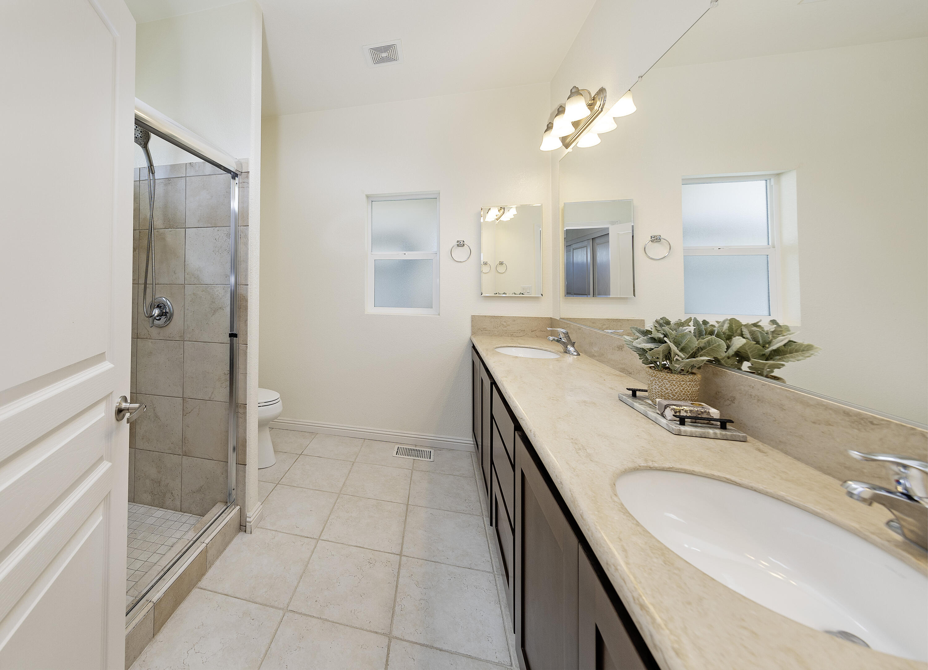 Santa Barbara, California 93110, United States, 2 Bedrooms Bedrooms, ,2 BathroomsBathrooms,Residential,Pending,19056