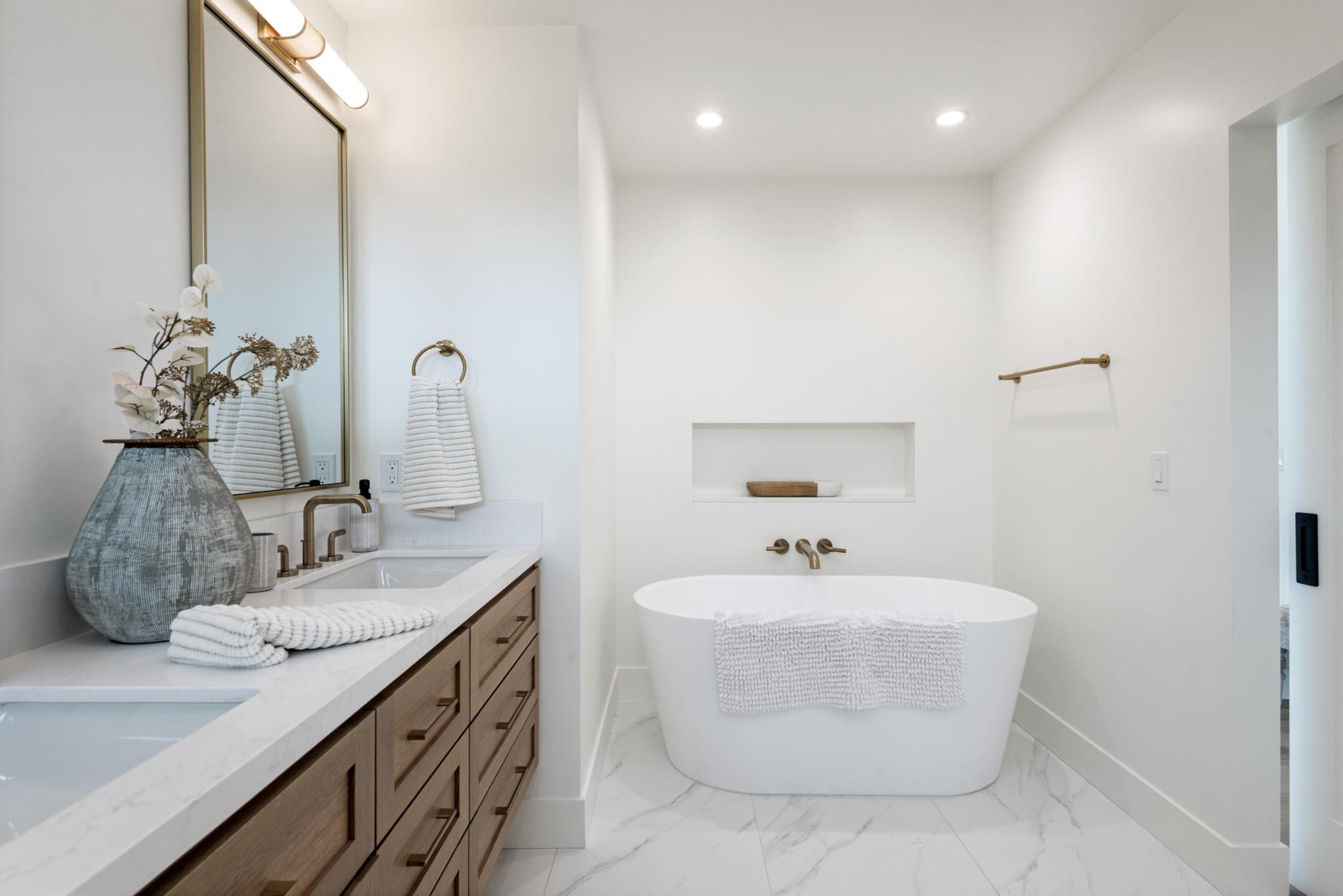 Santa Barbara, California 93111, United States, 5 Bedrooms Bedrooms, ,6 BathroomsBathrooms,Residential,Active,199463