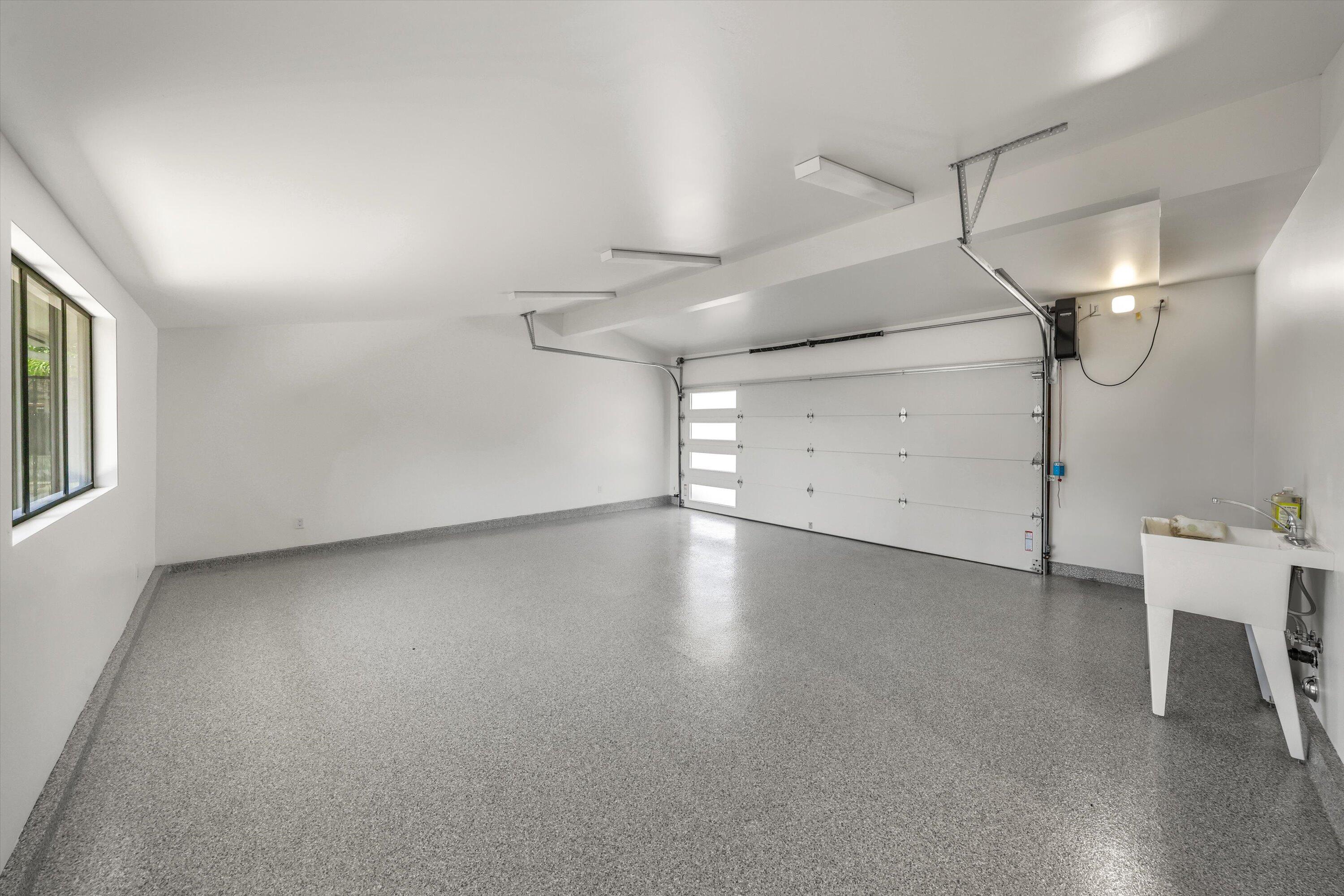 Santa Barbara, California 93111, United States, 5 Bedrooms Bedrooms, ,6 BathroomsBathrooms,Residential,Active,199463