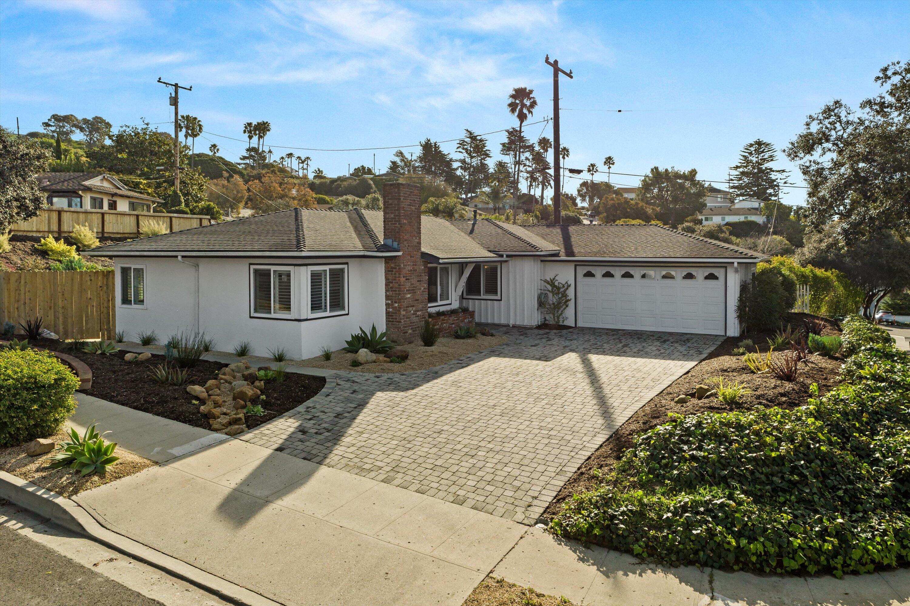 Santa Barbara, California 93109, United States, 3 Bedrooms Bedrooms, ,2 BathroomsBathrooms,Residential,Active,88534