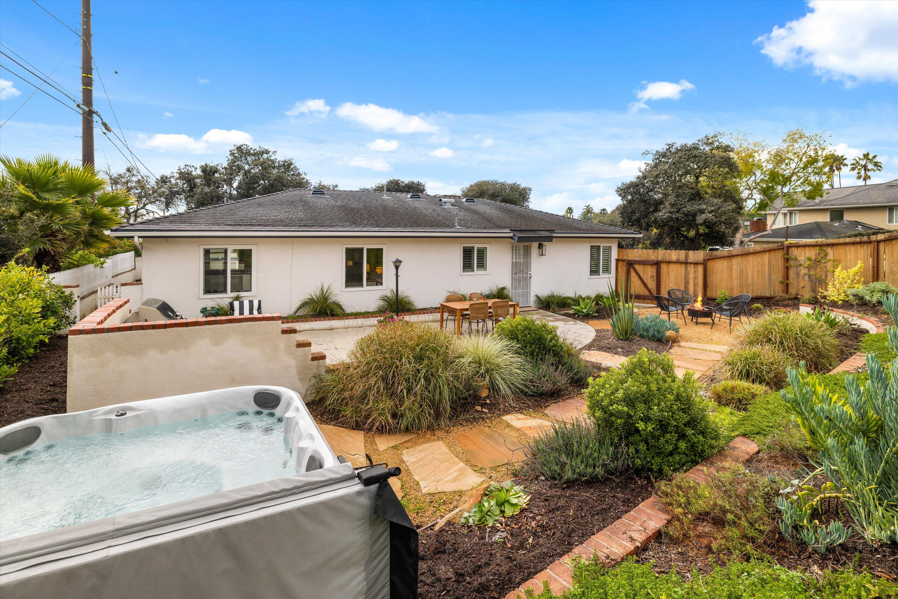 Santa Barbara, California 93109, United States, 3 Bedrooms Bedrooms, ,2 BathroomsBathrooms,Residential,Active,88534