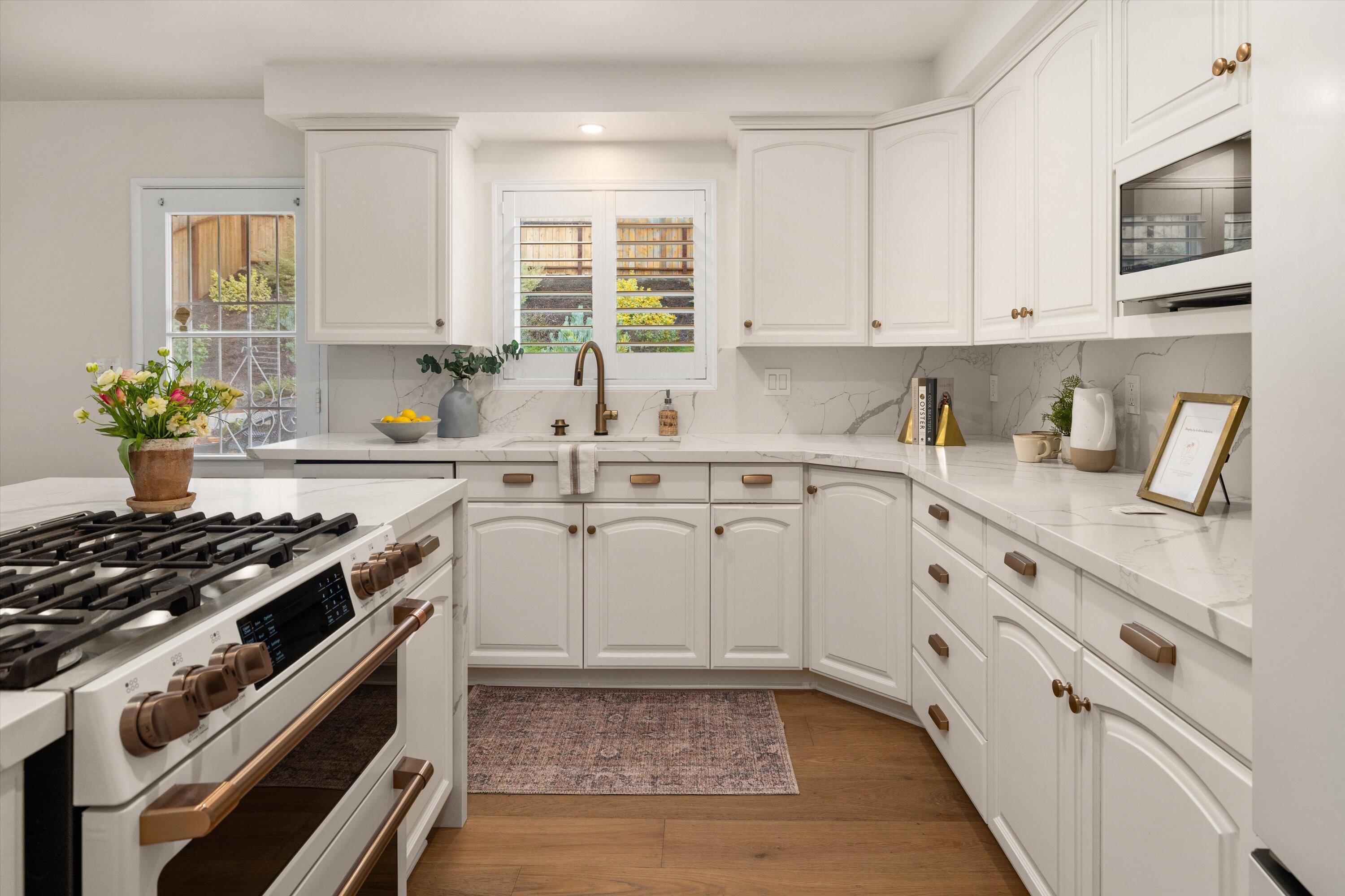 Santa Barbara, California 93109, United States, 3 Bedrooms Bedrooms, ,2 BathroomsBathrooms,Residential,Active,88534