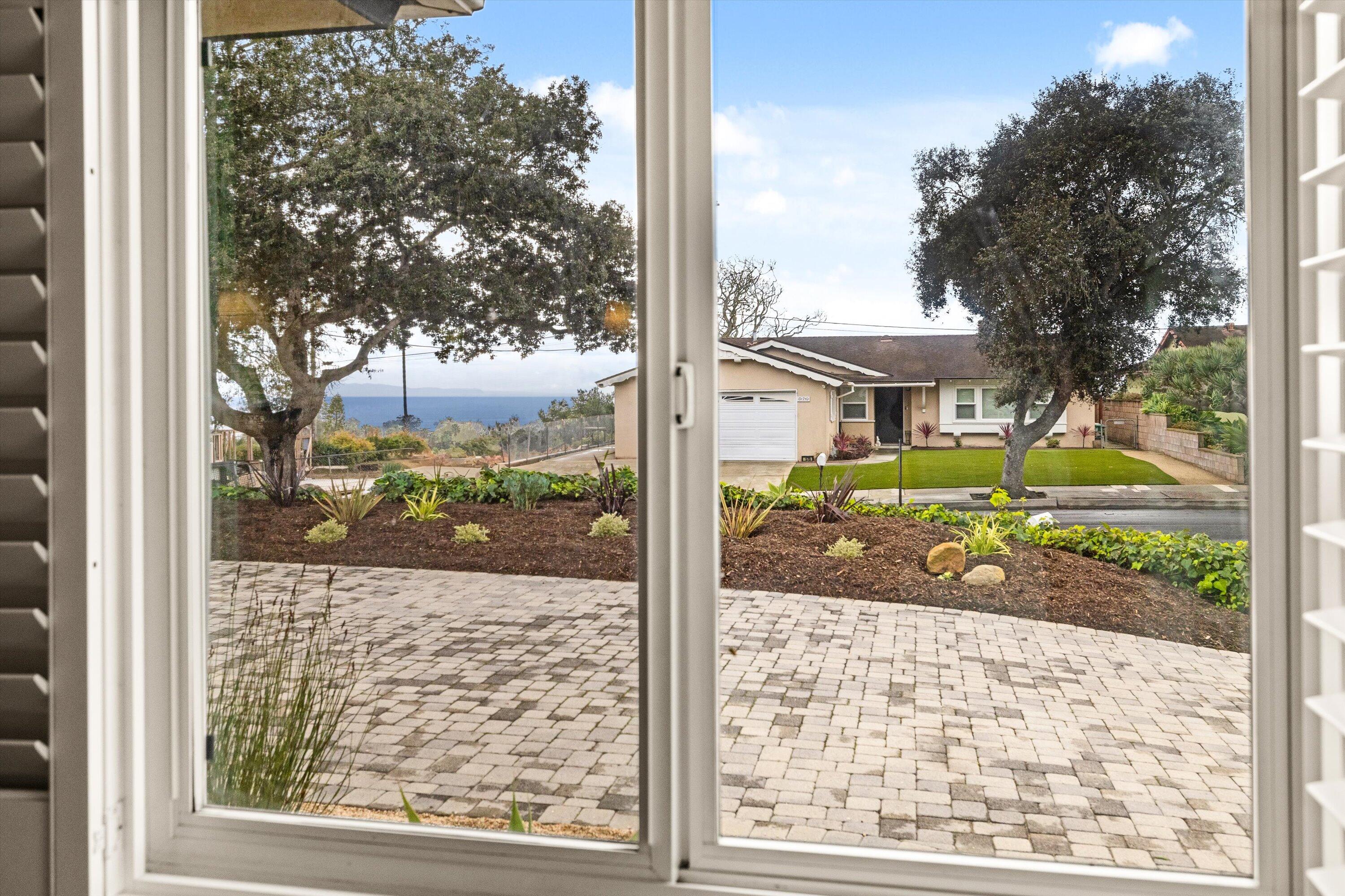 Santa Barbara, California 93109, United States, 3 Bedrooms Bedrooms, ,2 BathroomsBathrooms,Residential,Active,88534