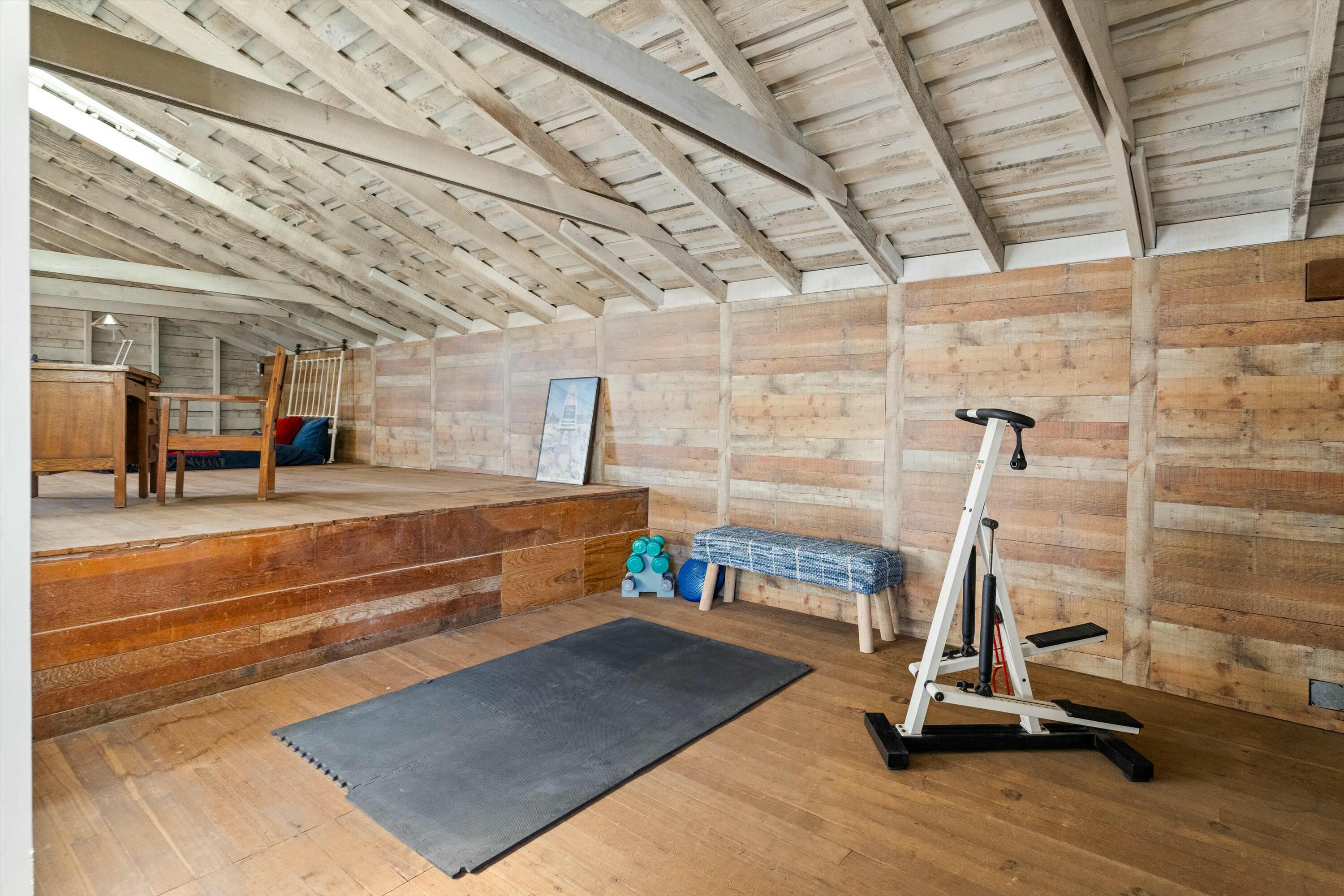 Santa Barbara, California 93110, United States, 5 Bedrooms Bedrooms, ,3 BathroomsBathrooms,Residential,Pending,1959