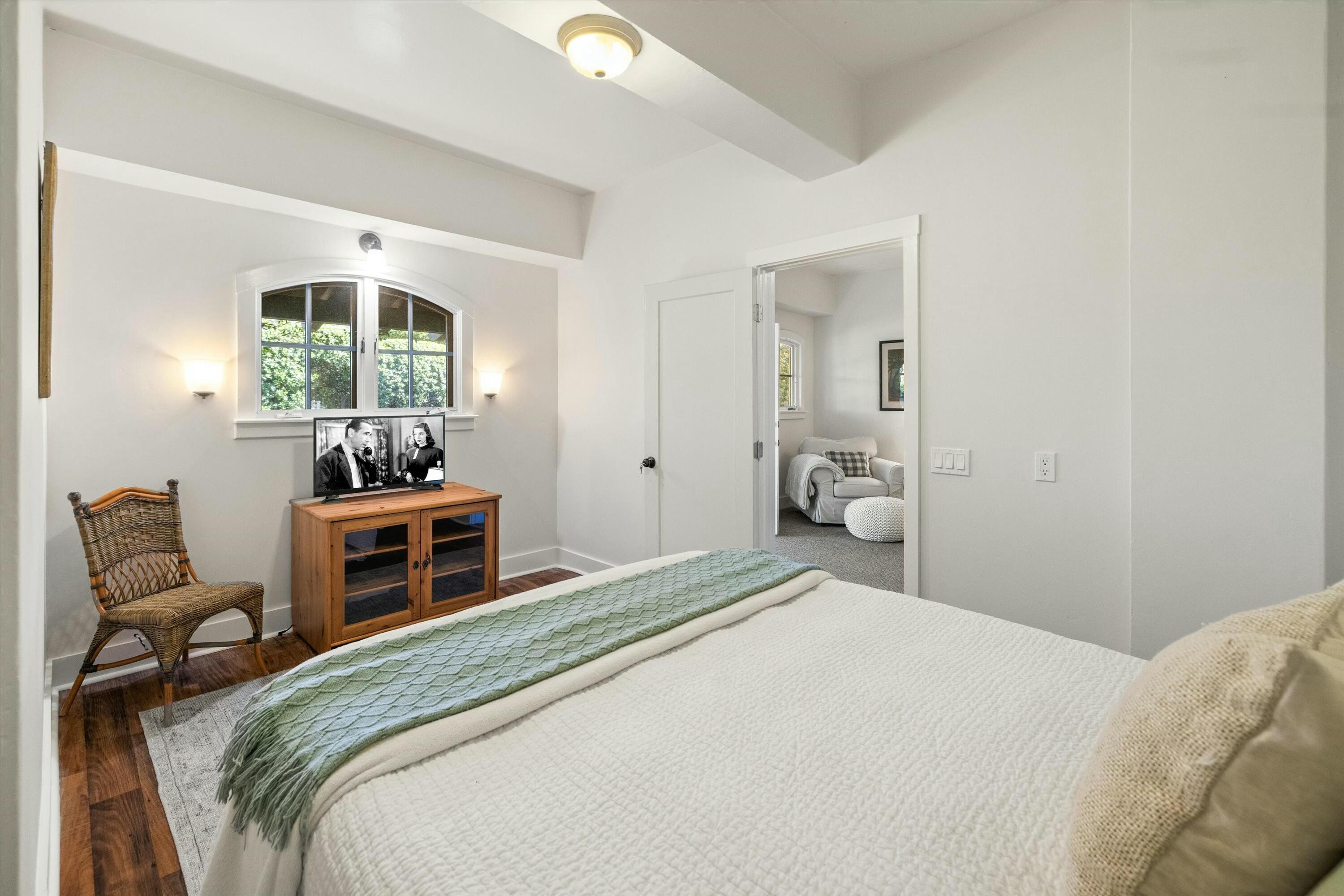 Santa Barbara, California 93110, United States, 5 Bedrooms Bedrooms, ,3 BathroomsBathrooms,Residential,Pending,1959