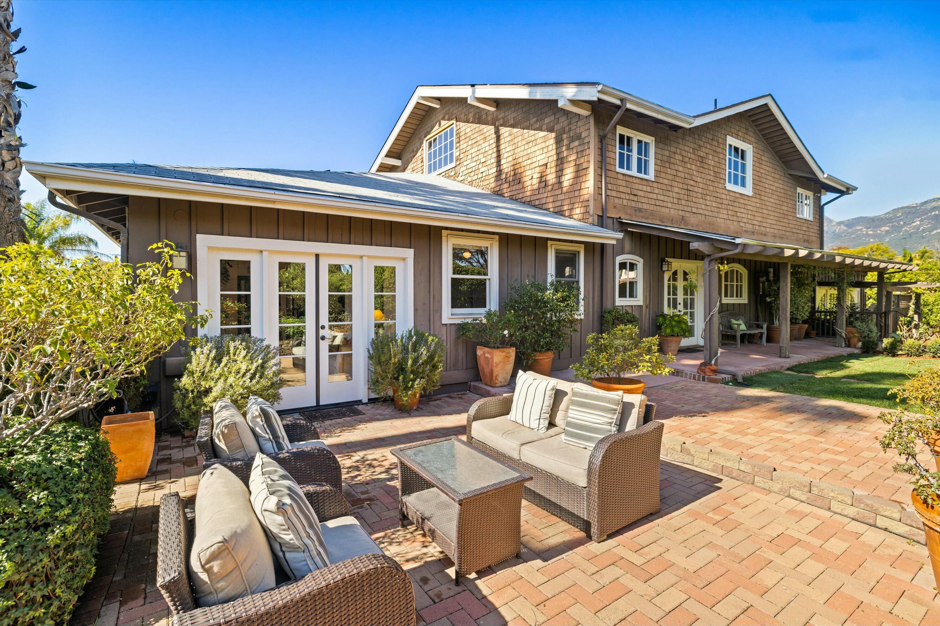 Santa Barbara, California 93110, United States, 5 Bedrooms Bedrooms, ,3 BathroomsBathrooms,Residential,Pending,1959