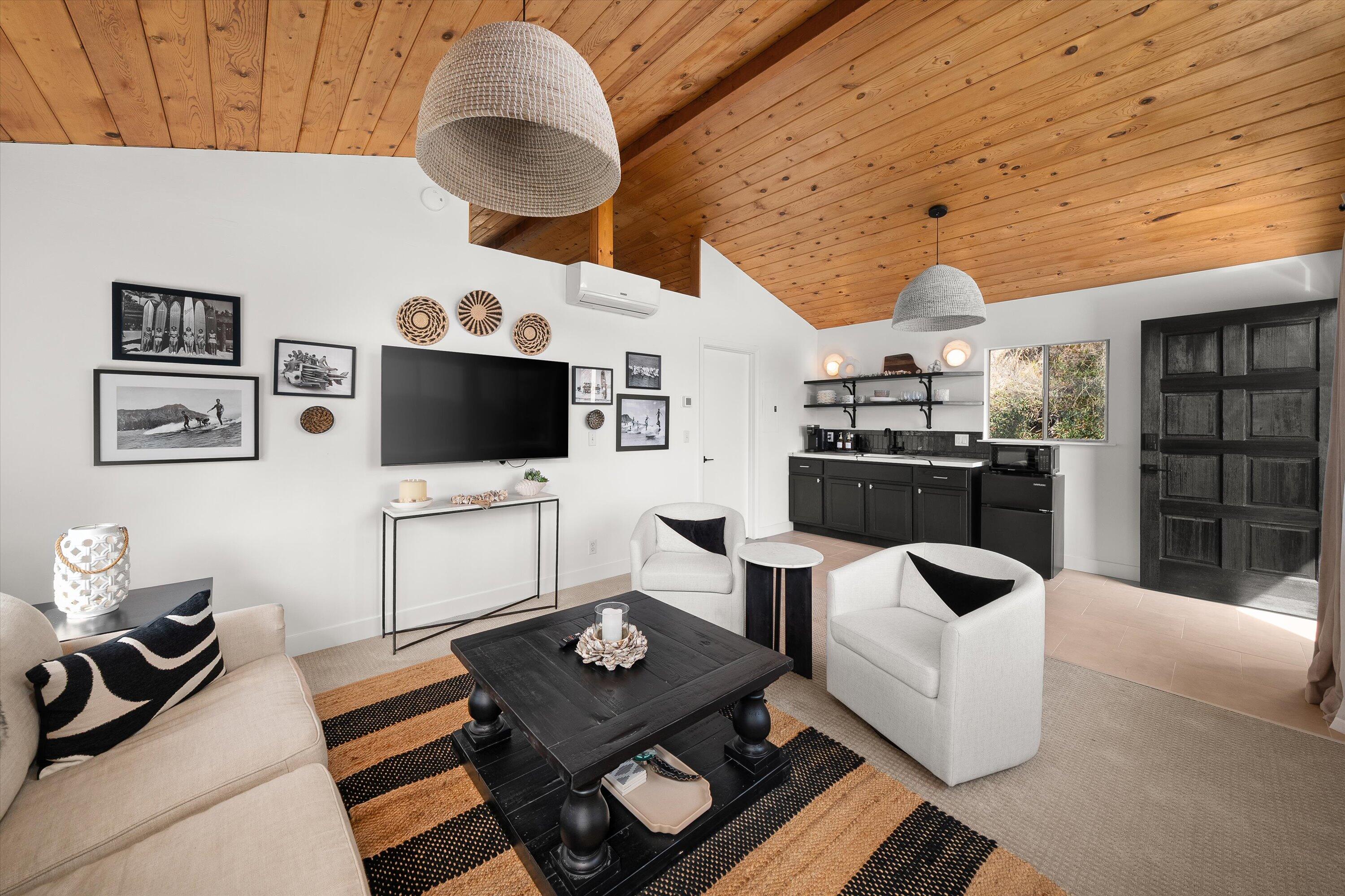 Santa Barbara, California 93108, United States, 5 Bedrooms Bedrooms, ,5 BathroomsBathrooms,Residential,Active,194646