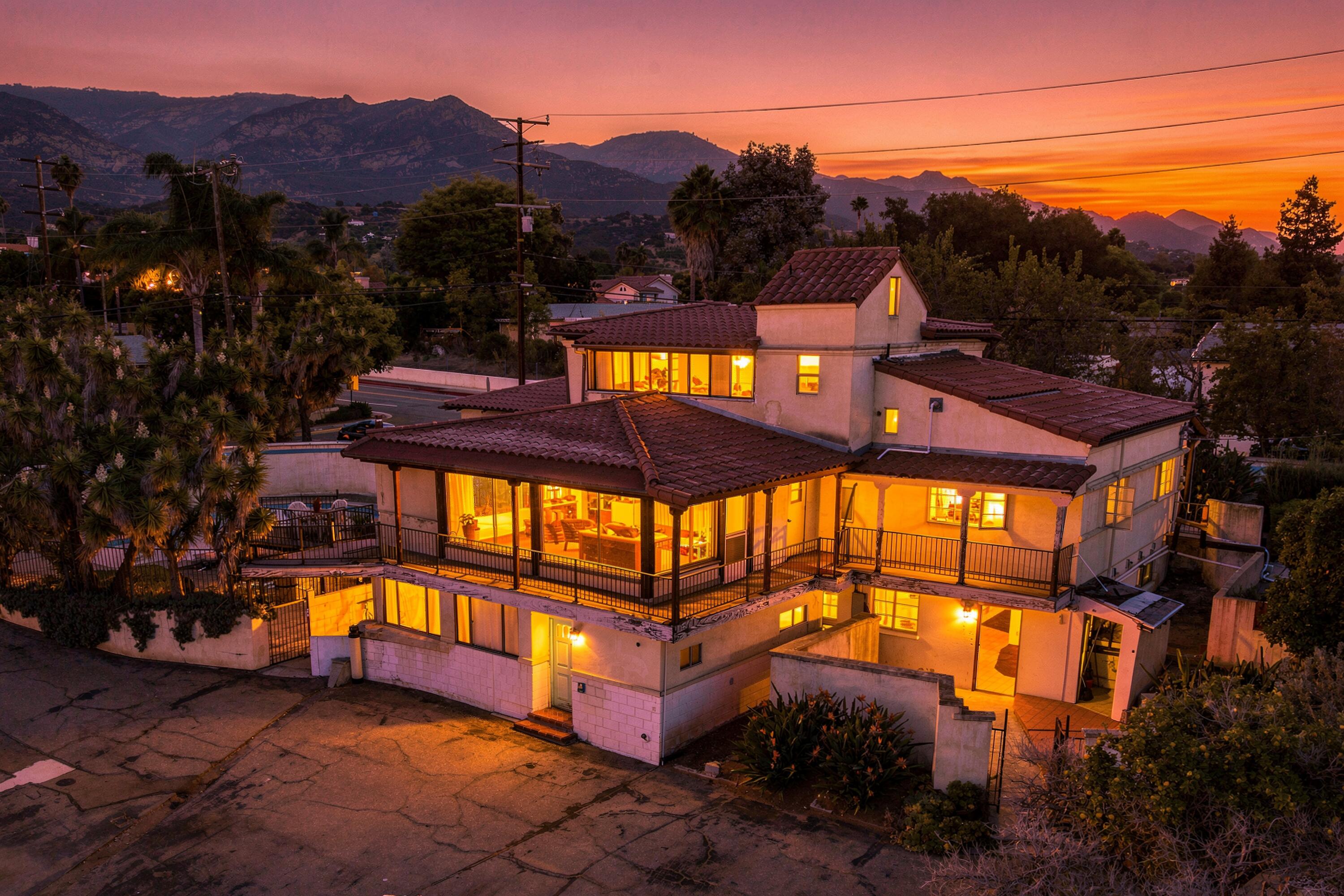 685 N La Cumbre Road