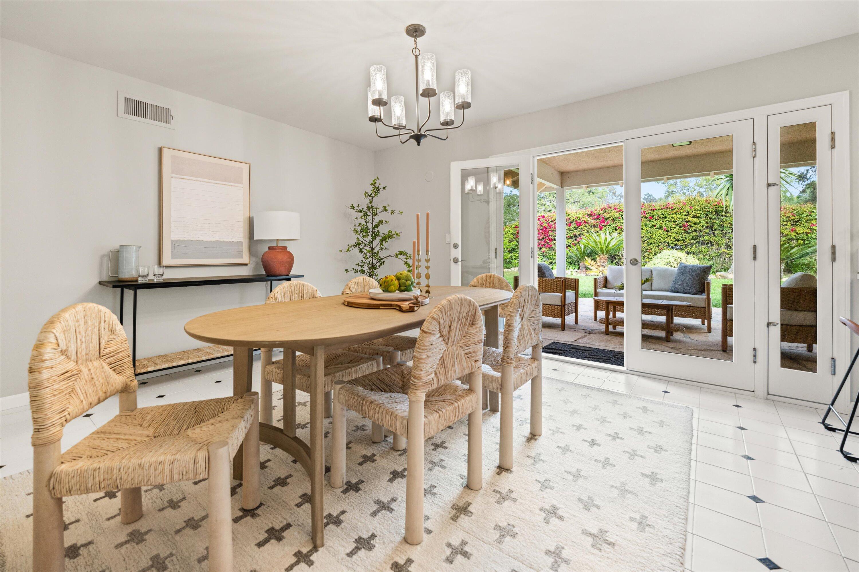 Santa Barbara, California 93110, United States, 4 Bedrooms Bedrooms, ,3 BathroomsBathrooms,Residential,Pending,117912