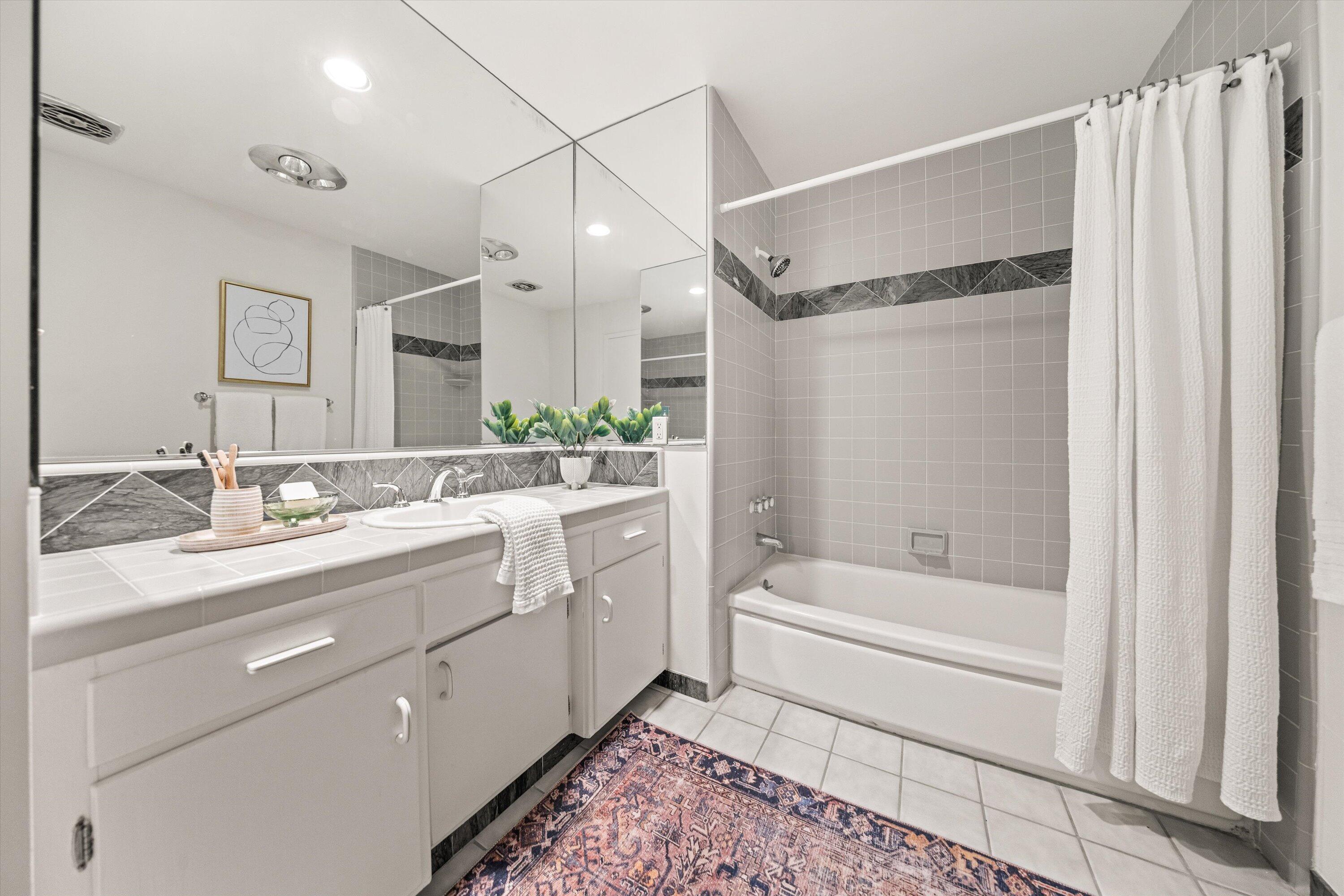 Santa Barbara, California 93110, United States, 4 Bedrooms Bedrooms, ,3 BathroomsBathrooms,Residential,Pending,117912