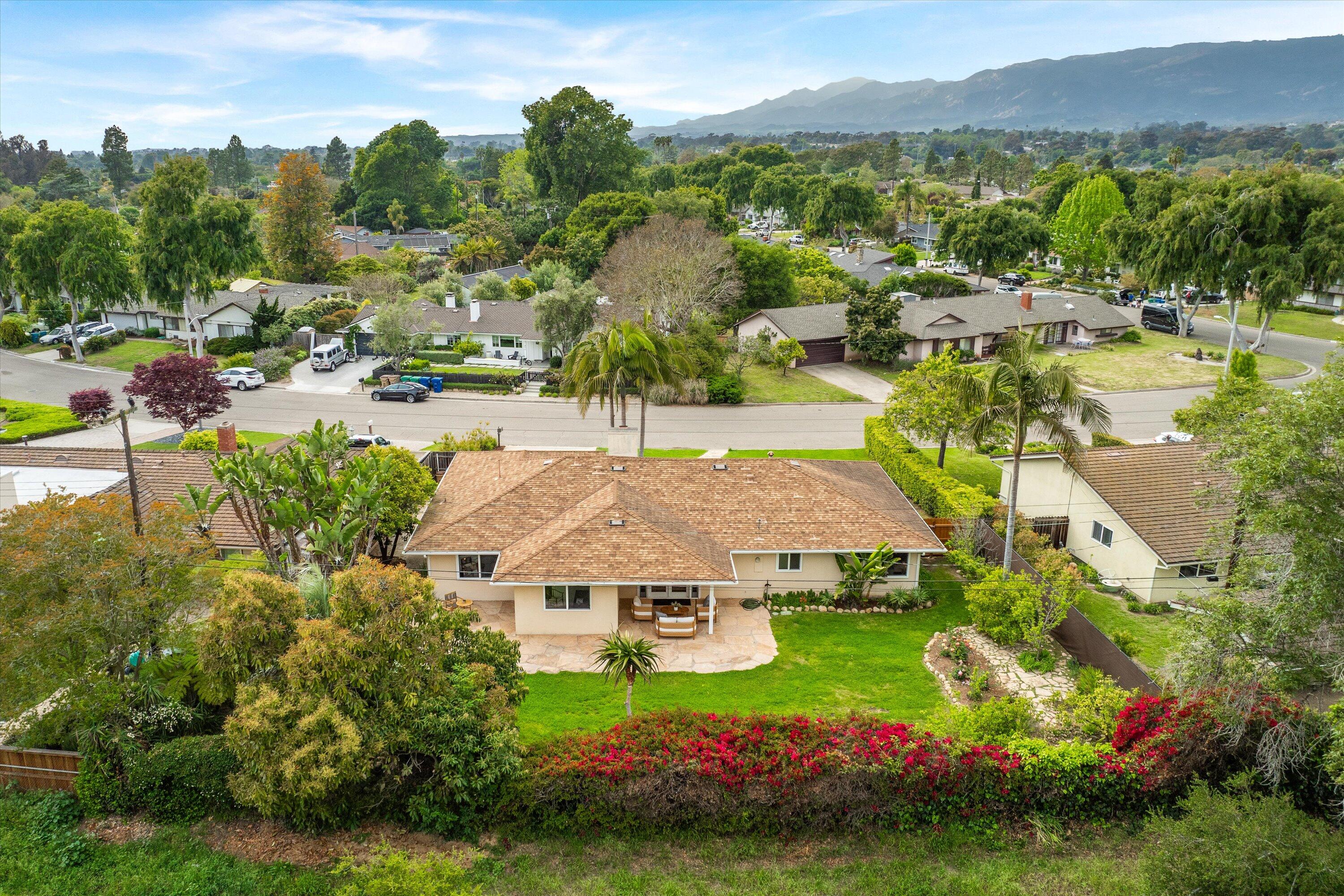 Santa Barbara, California 93110, United States, 4 Bedrooms Bedrooms, ,3 BathroomsBathrooms,Residential,Pending,117912