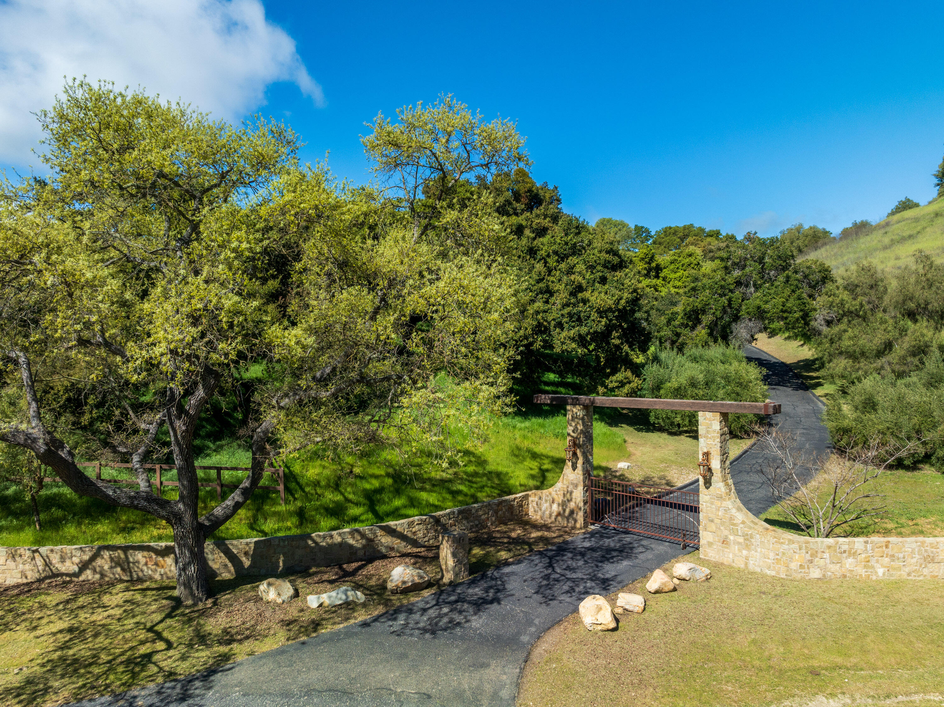 Santa Ynez, California 93460, United States, 3 Bedrooms Bedrooms, ,3 BathroomsBathrooms,Residential,Active,241028