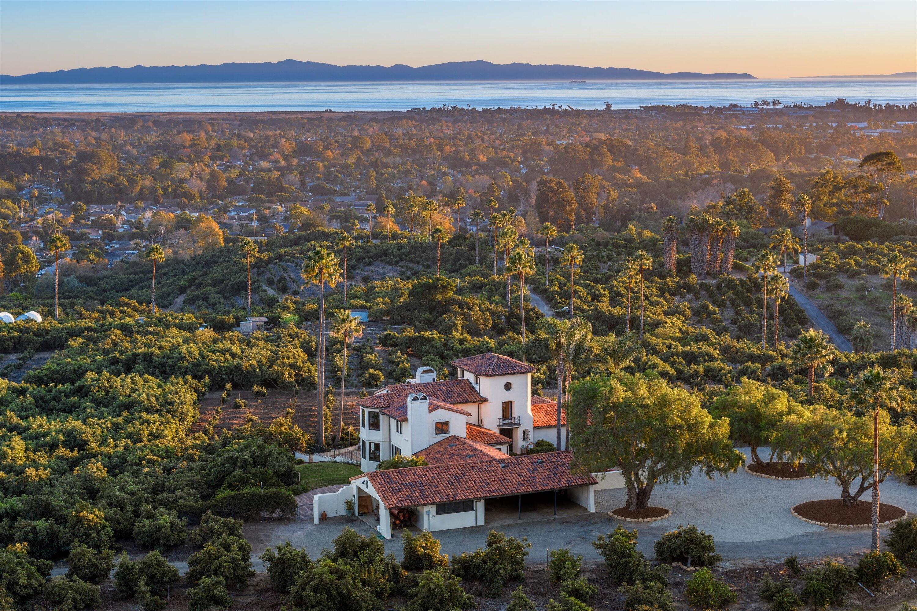 Santa Barbara, California 93111, United States, 3 Bedrooms Bedrooms, ,5 BathroomsBathrooms,Residential,Active,16253