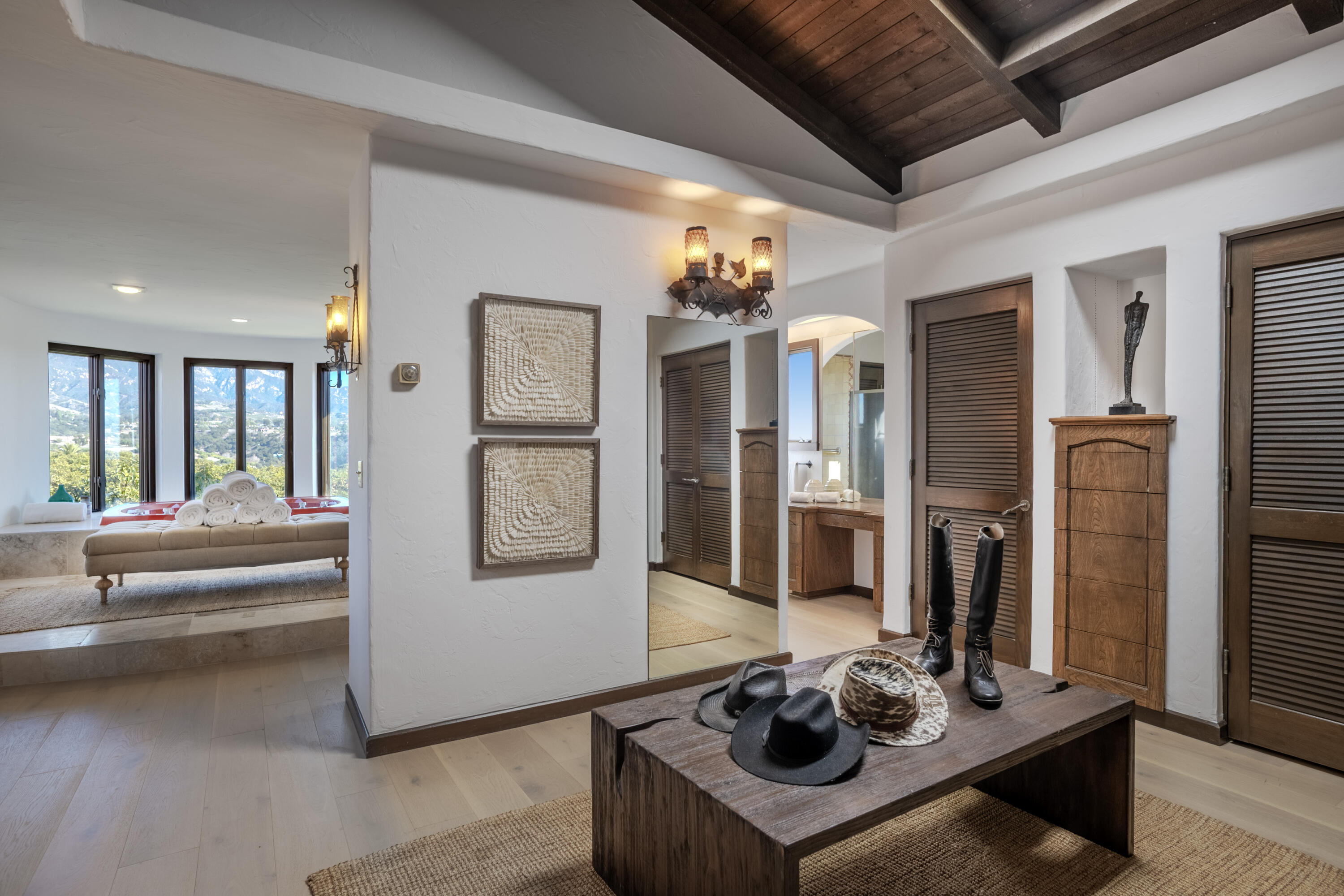 Santa Barbara, California 93111, United States, 3 Bedrooms Bedrooms, ,5 BathroomsBathrooms,Residential,Active,16253