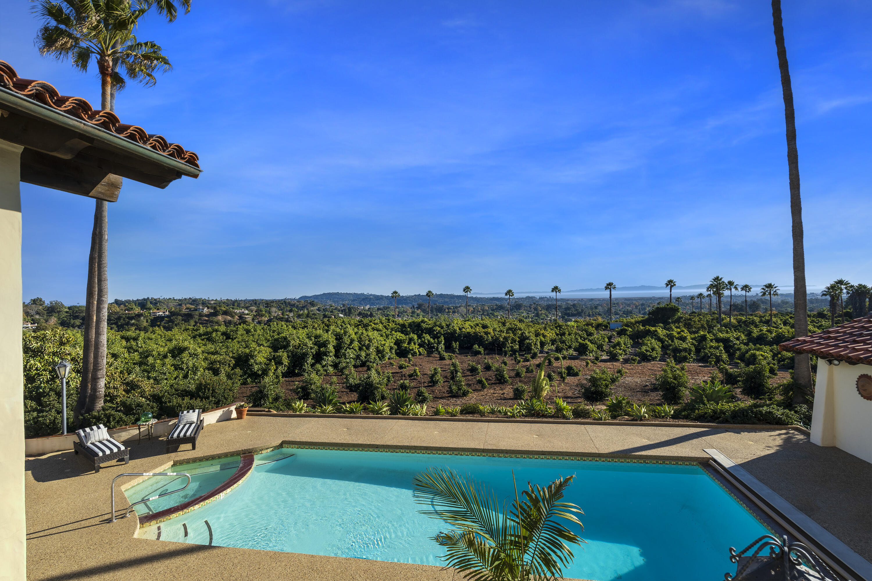 Santa Barbara, California 93111, United States, 3 Bedrooms Bedrooms, ,5 BathroomsBathrooms,Residential,Active,16253