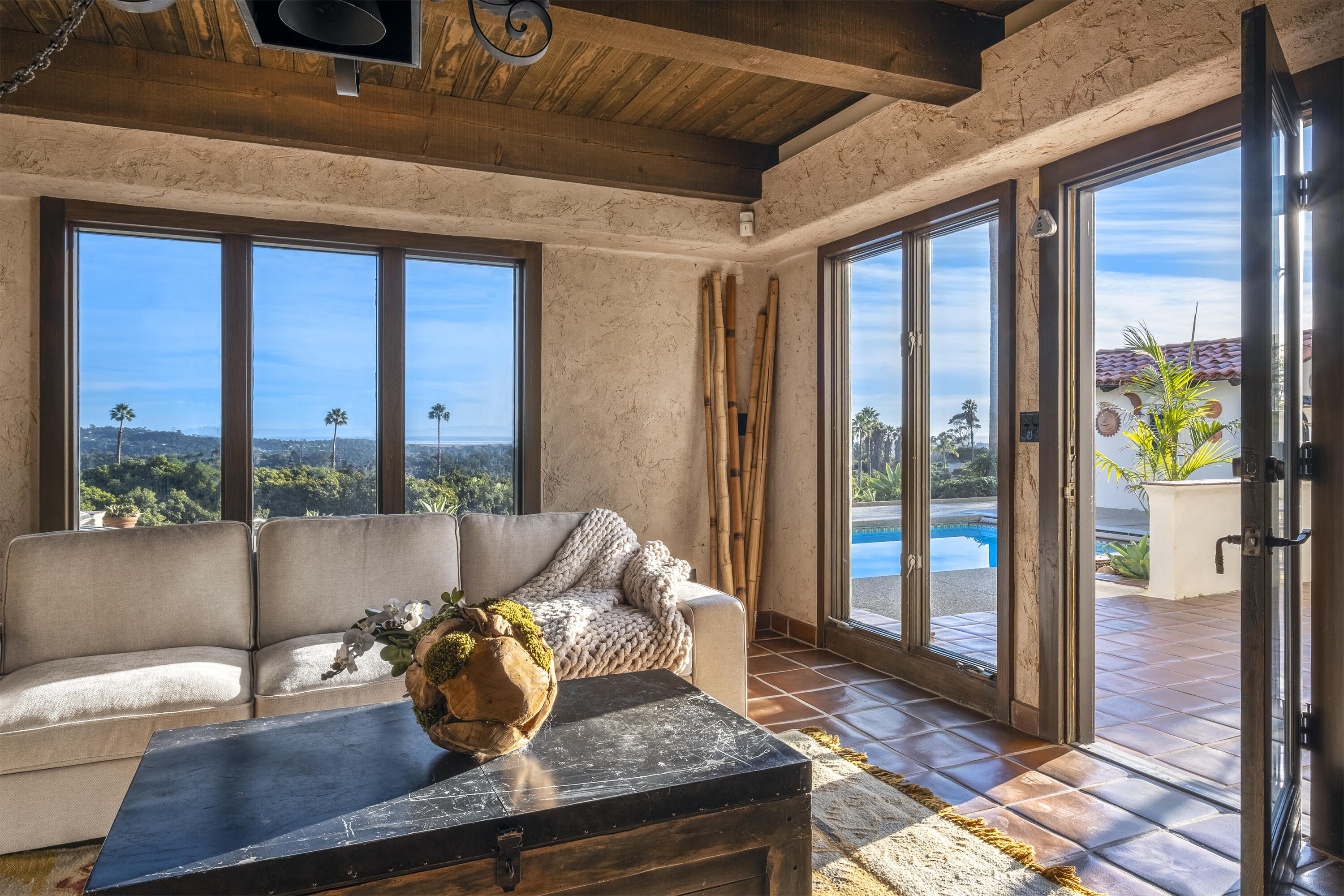 Santa Barbara, California 93111, United States, 3 Bedrooms Bedrooms, ,5 BathroomsBathrooms,Residential,Active,16253