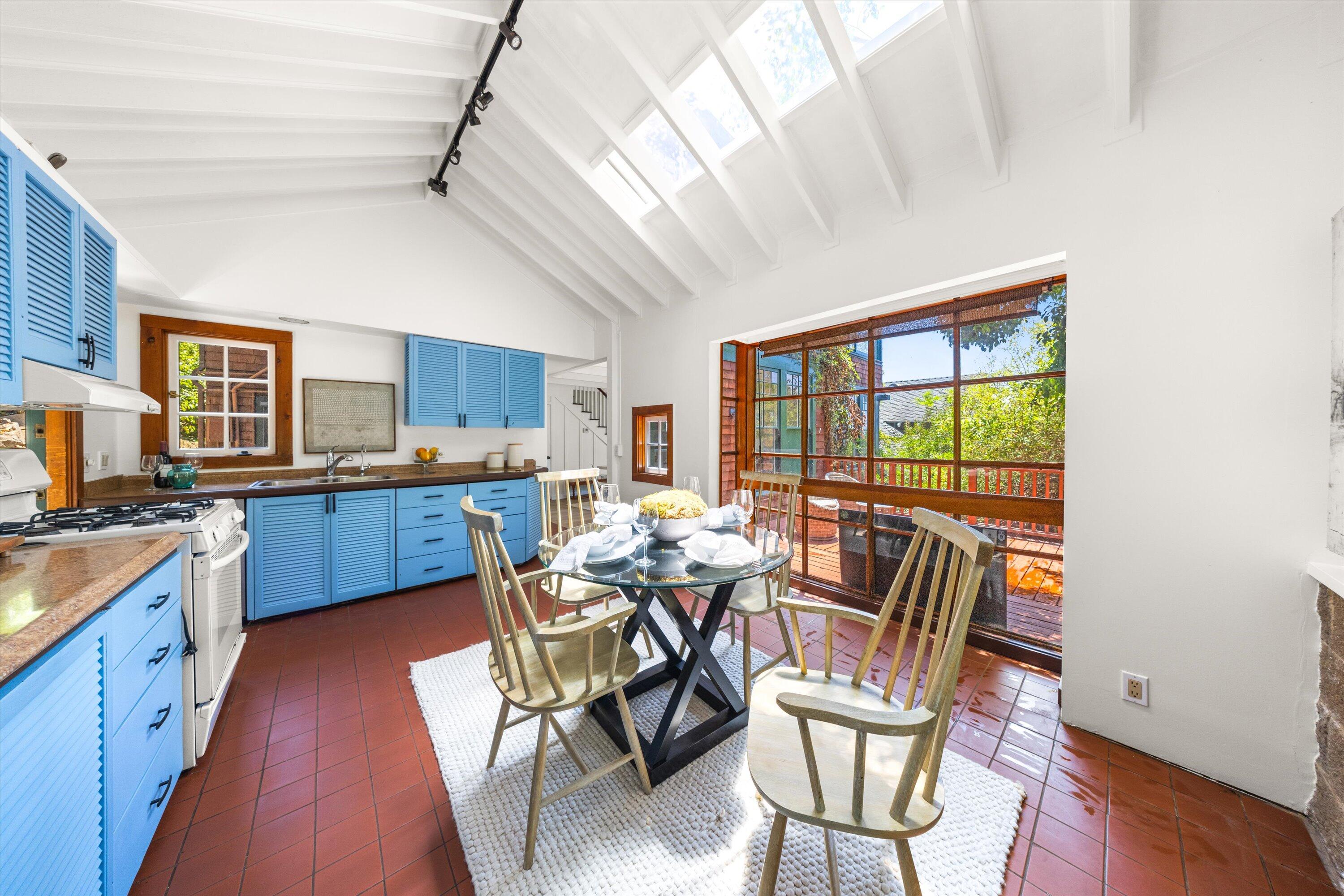 Santa Barbara, California 93103, United States, ,Residential,Active,175828