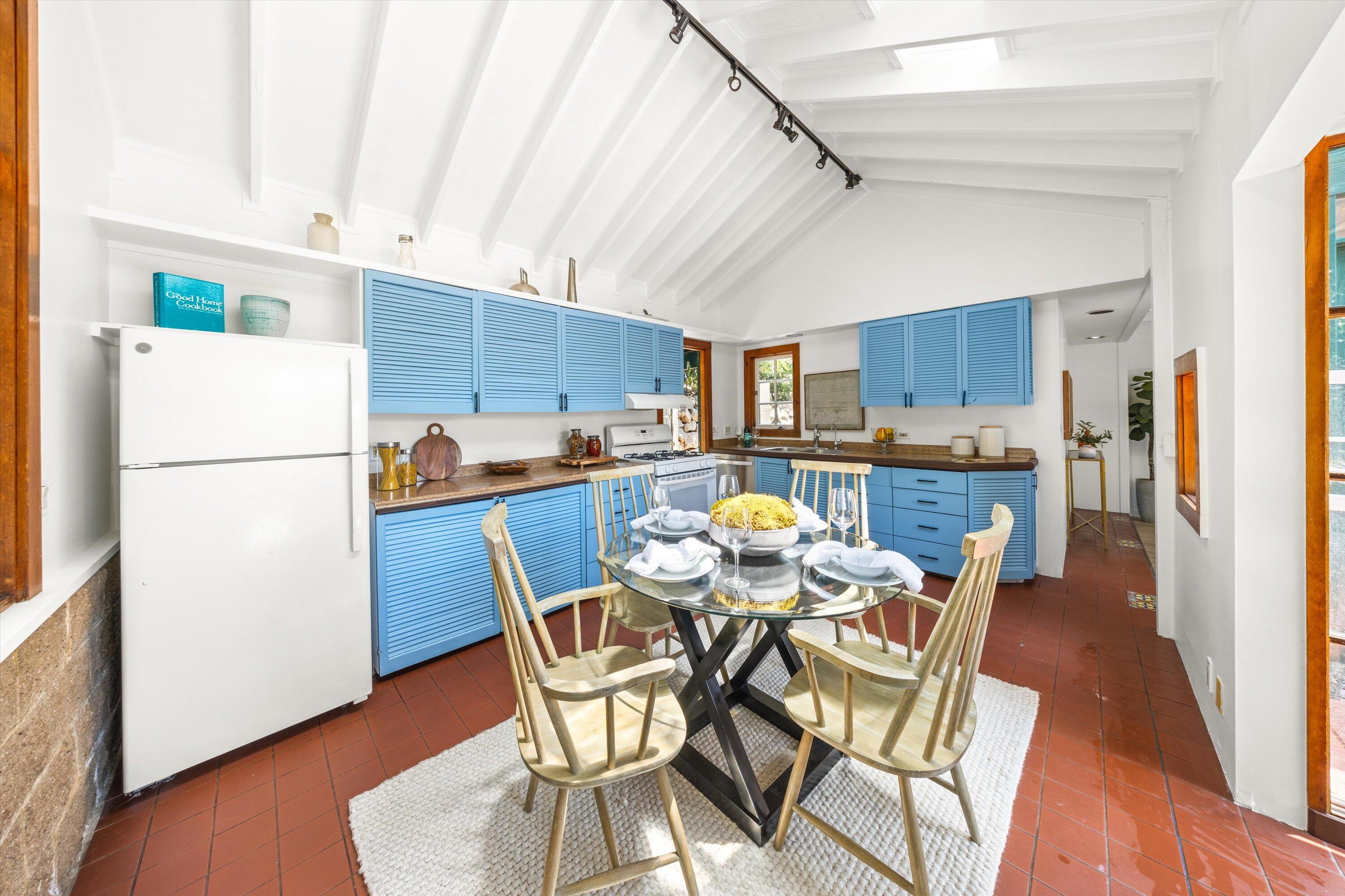 Santa Barbara, California 93103, United States, ,Residential,Active,175828