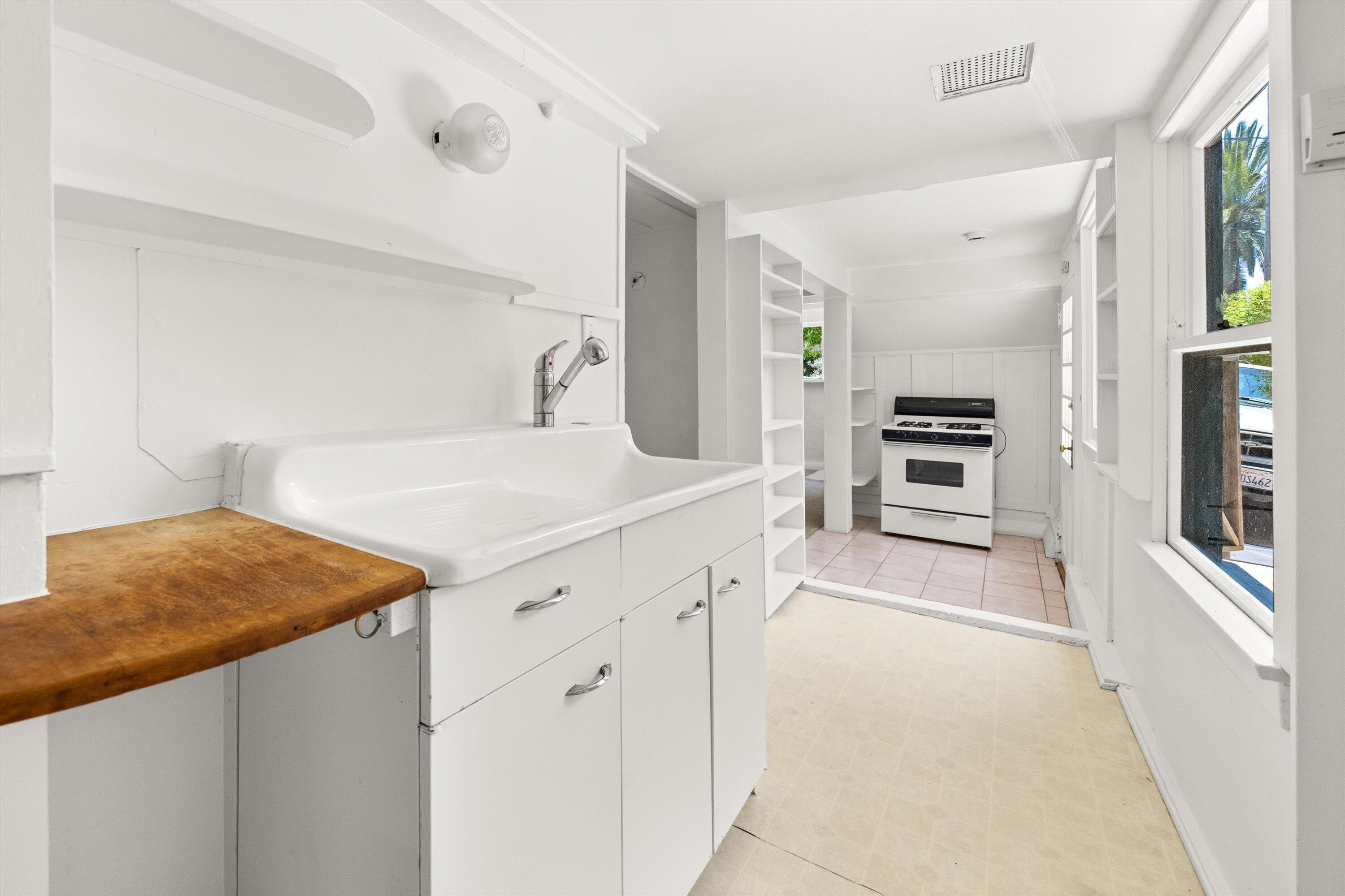 Santa Barbara, California 93103, United States, ,Residential,Active,175828