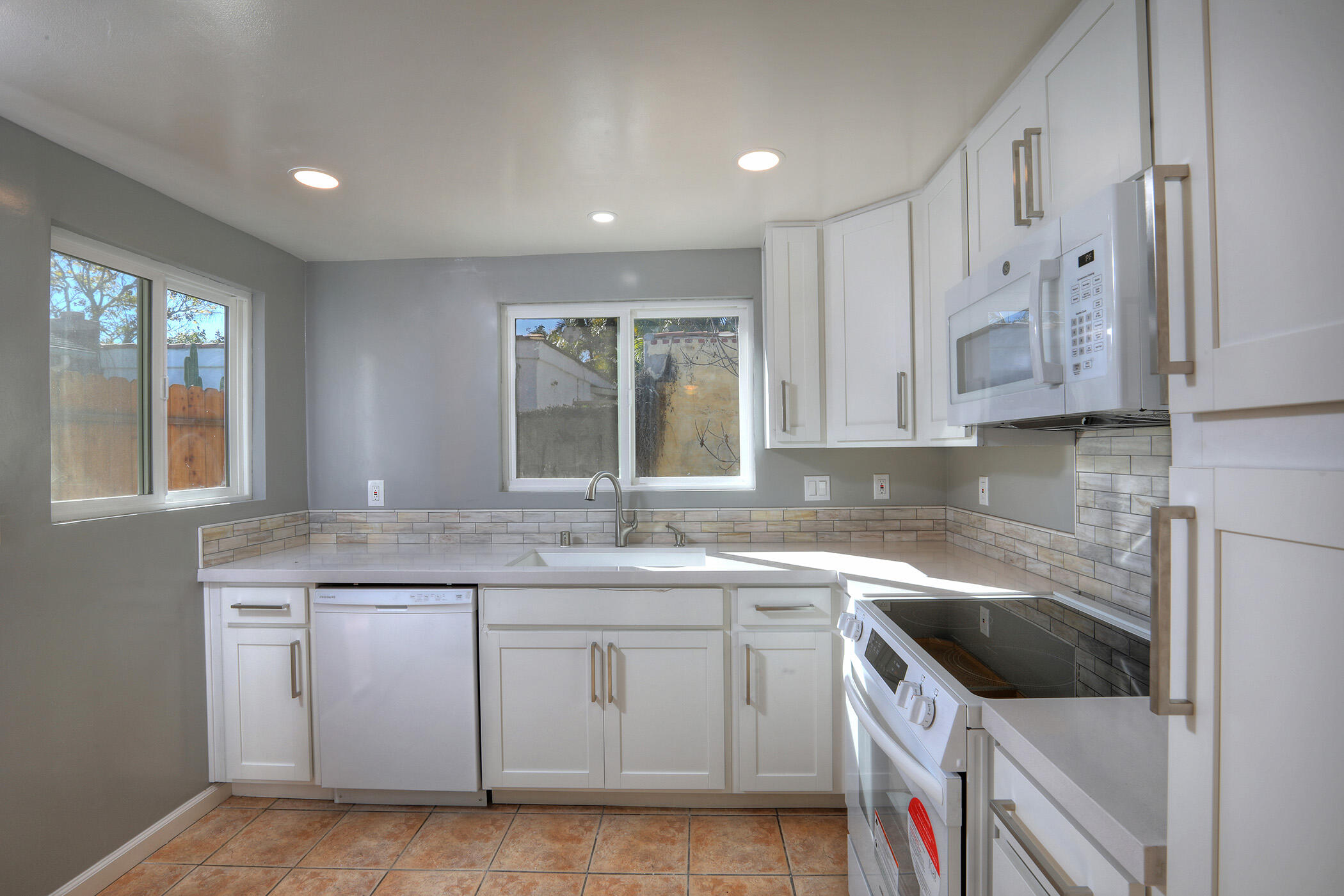 Santa Barbara, California 93101, United States, ,1 BathroomBathrooms,Residential,Pending,21063