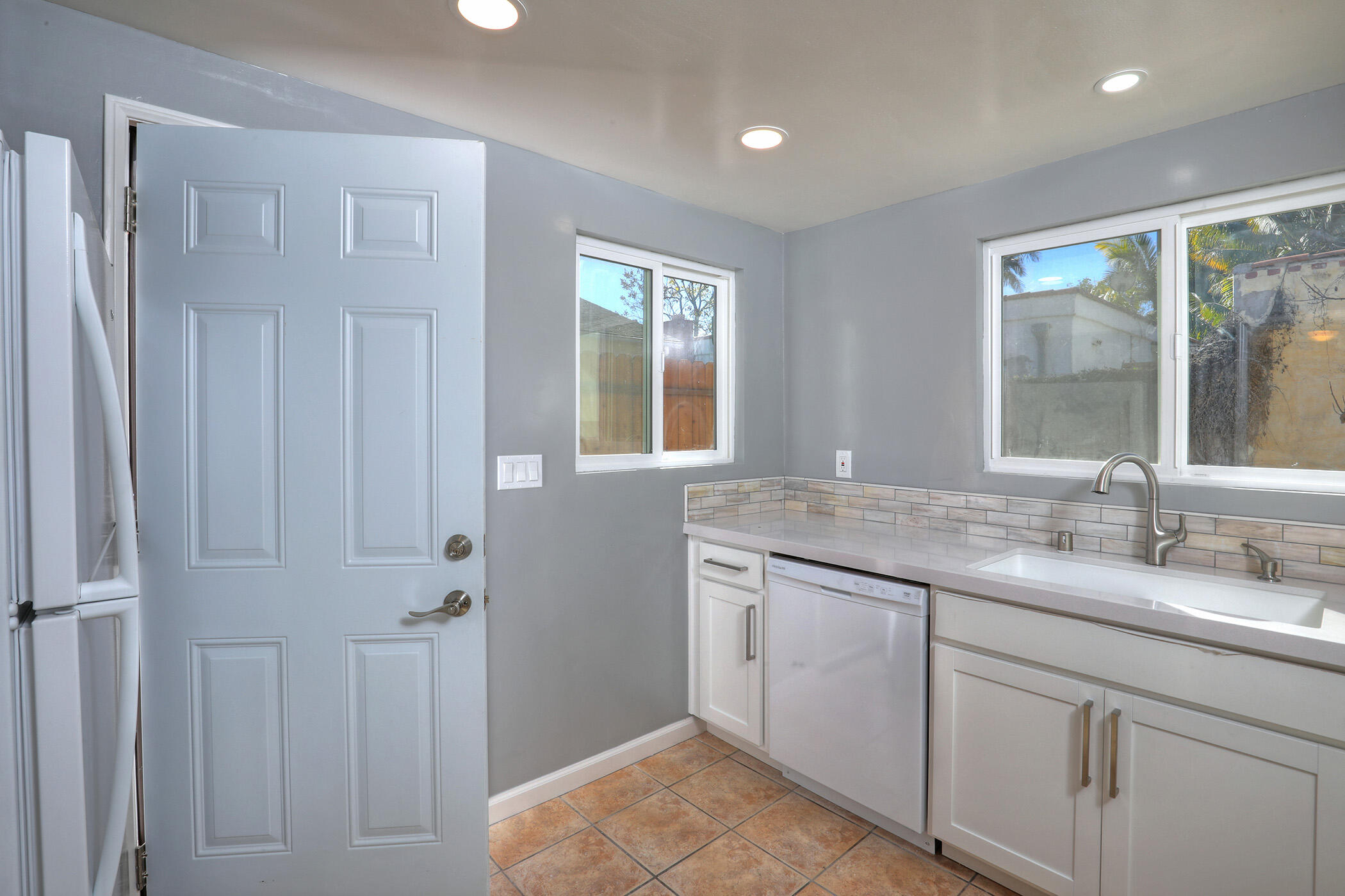 Santa Barbara, California 93101, United States, ,1 BathroomBathrooms,Residential,Pending,21063