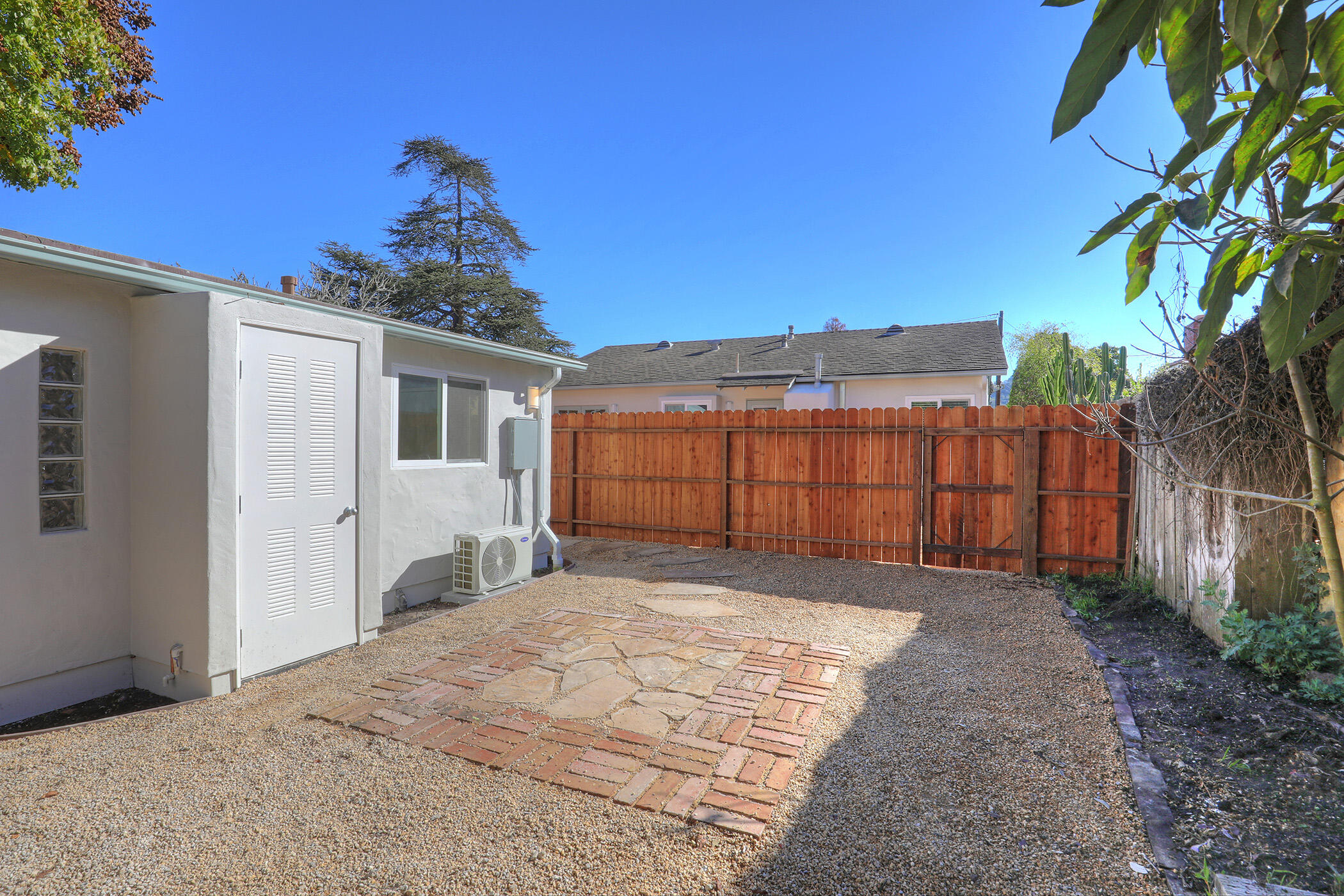 Santa Barbara, California 93101, United States, ,1 BathroomBathrooms,Residential,Pending,21063