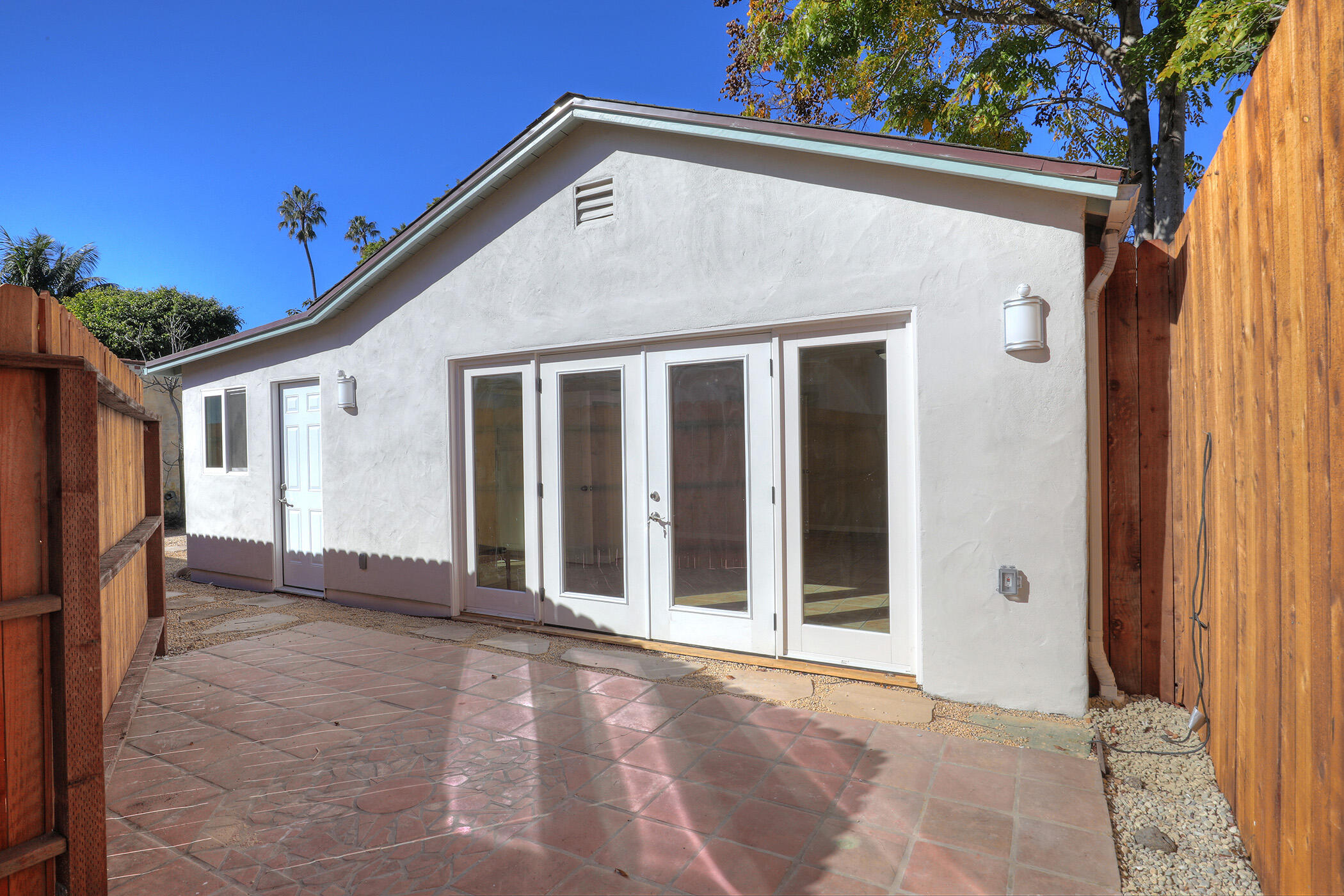 Santa Barbara, California 93101, United States, ,1 BathroomBathrooms,Residential,Pending,21063