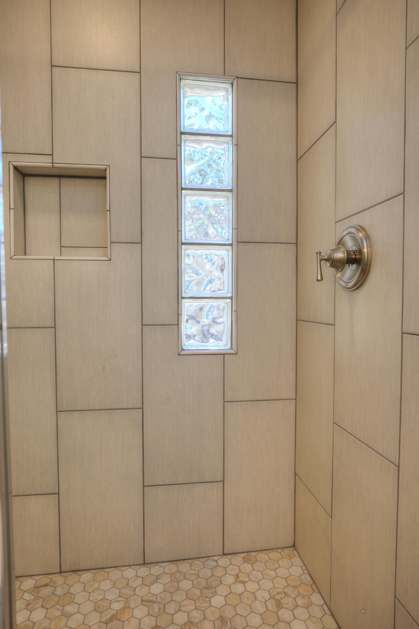 Santa Barbara, California 93101, United States, ,1 BathroomBathrooms,Residential,Pending,21063