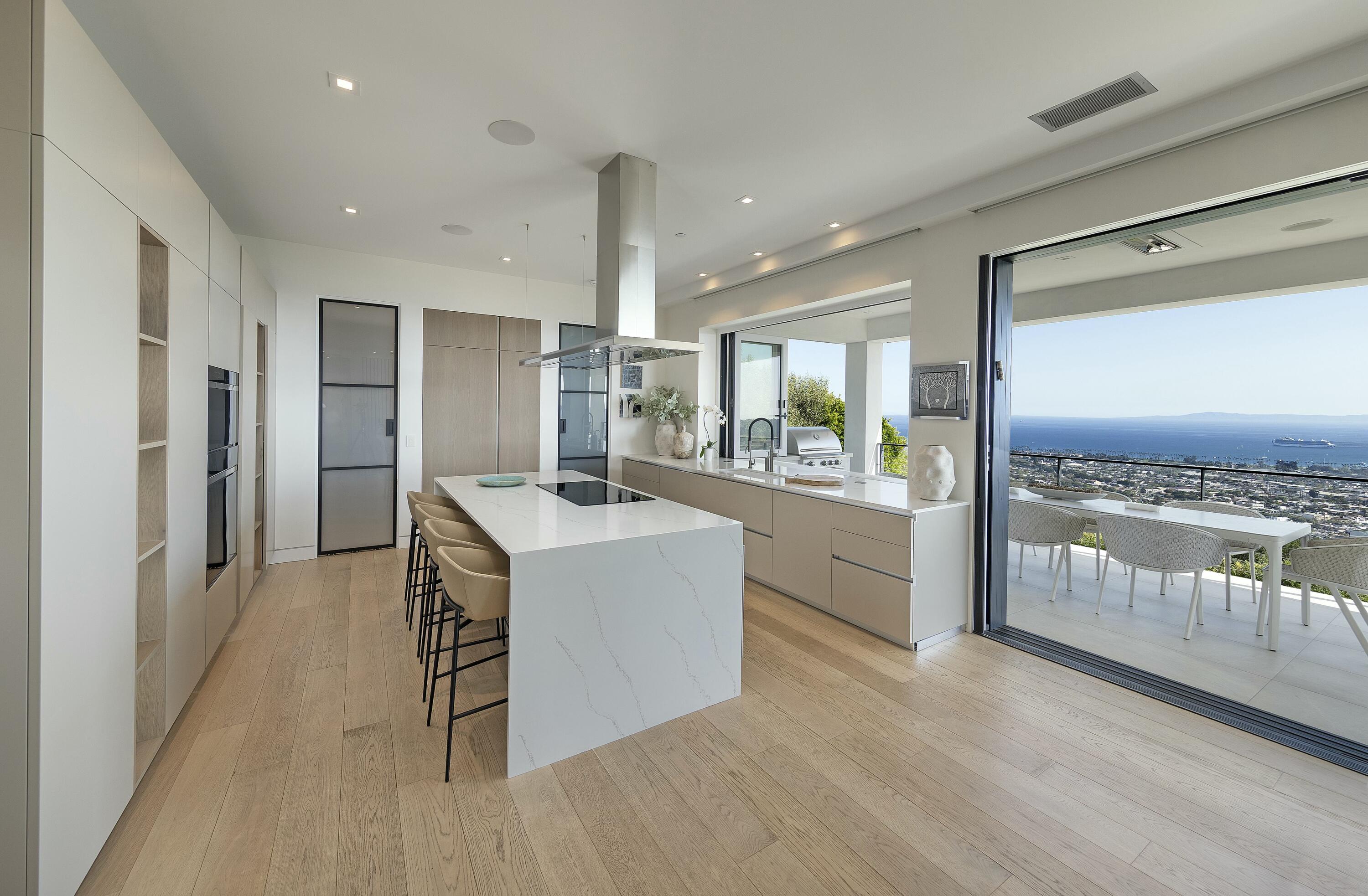 Santa Barbara, California 93103, United States, 4 Bedrooms Bedrooms, ,4 BathroomsBathrooms,Residential,Active,123197