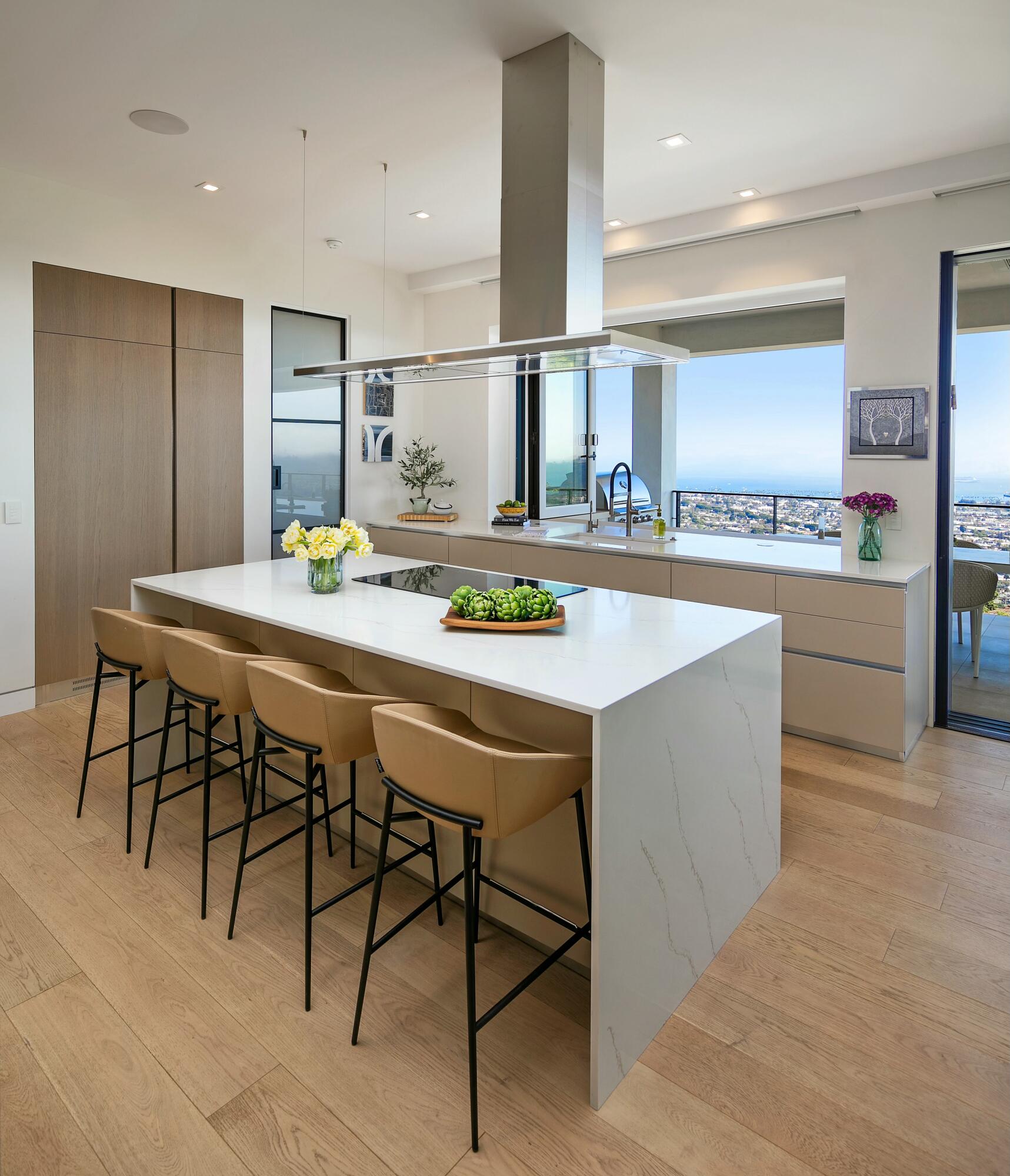 Santa Barbara, California 93103, United States, 4 Bedrooms Bedrooms, ,4 BathroomsBathrooms,Residential,Active,123197