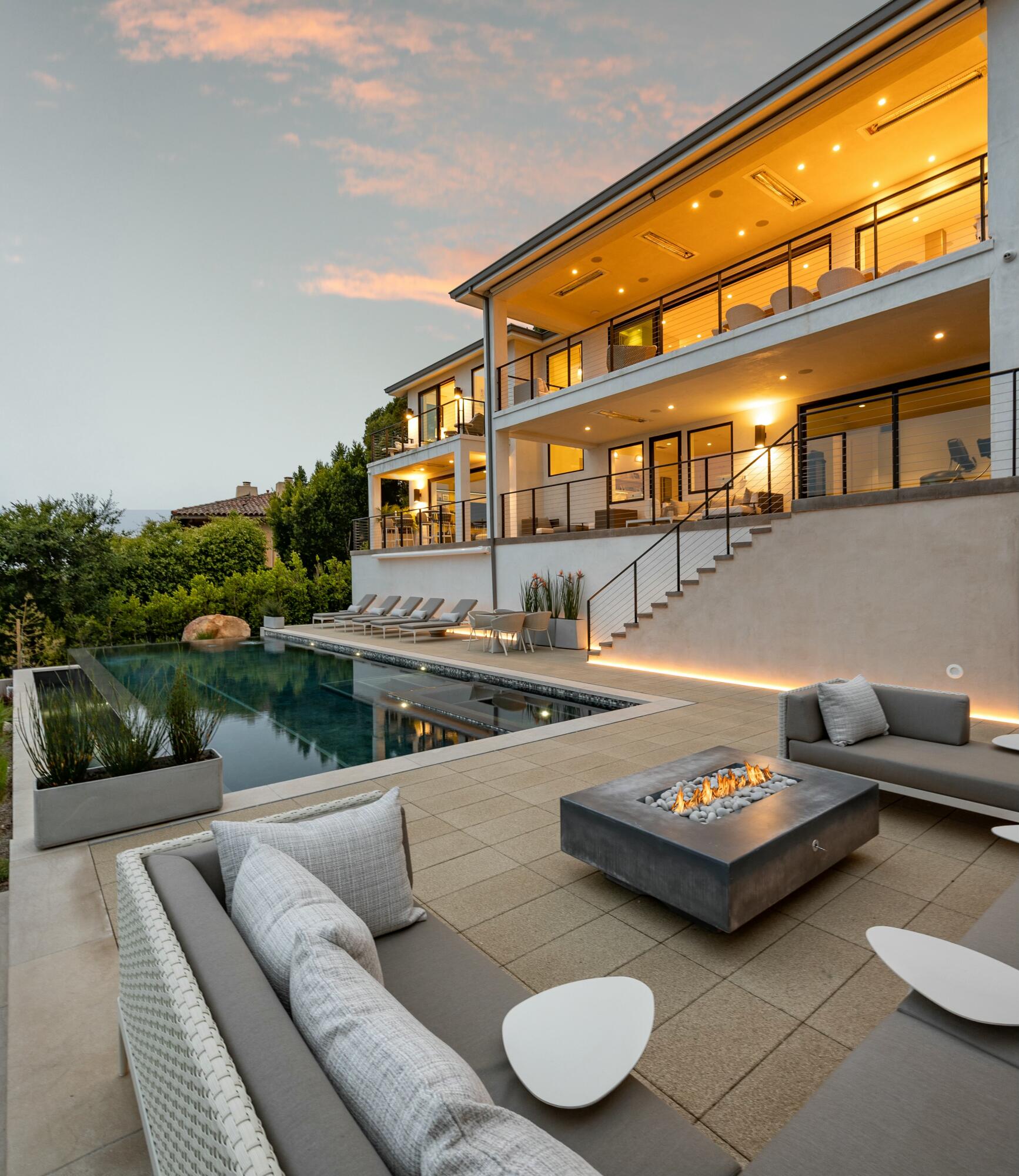 Santa Barbara, California 93103, United States, 4 Bedrooms Bedrooms, ,4 BathroomsBathrooms,Residential,Active,123197