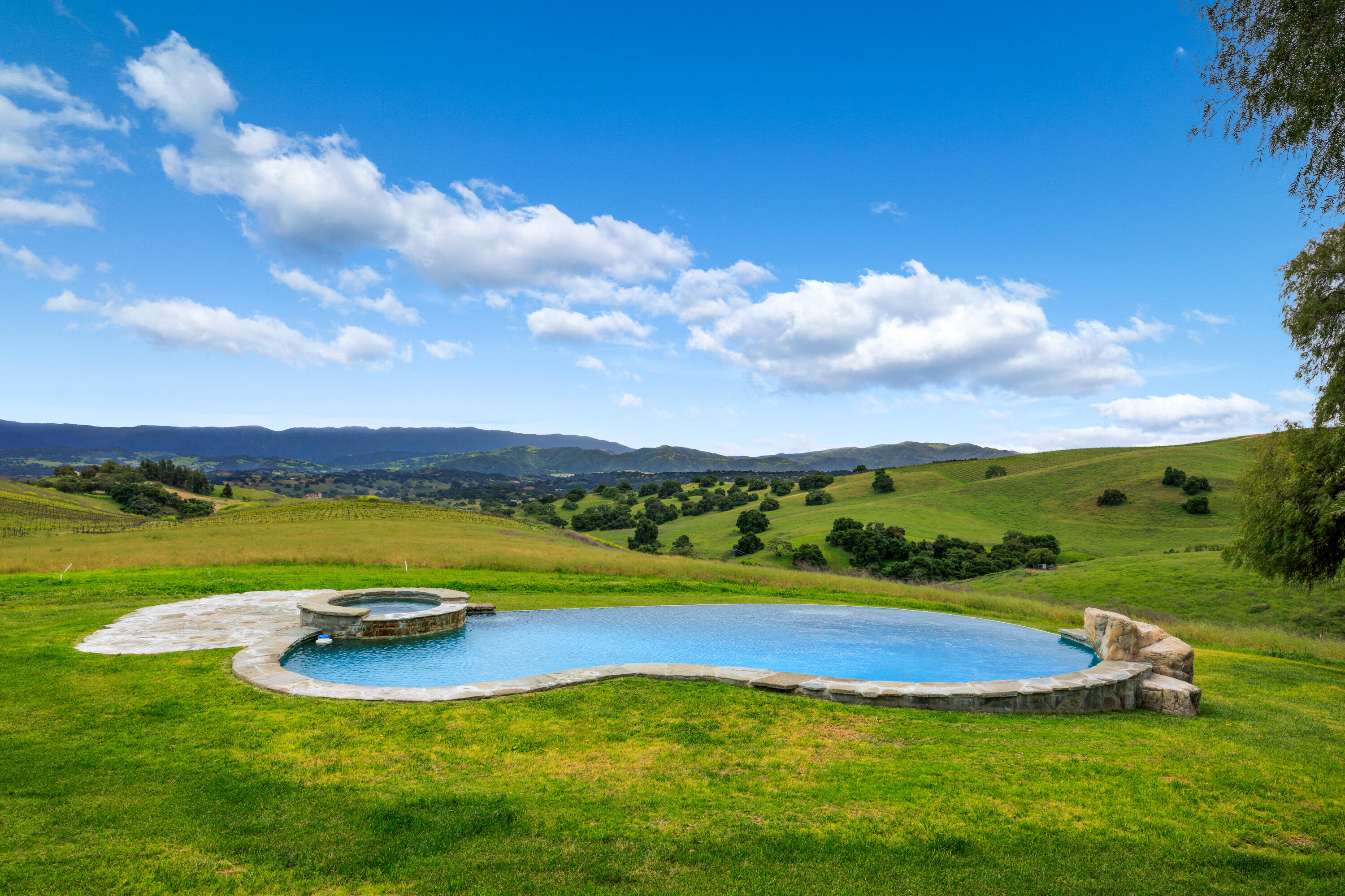 Solvang, California 93463, United States, 4 Bedrooms Bedrooms, ,3 BathroomsBathrooms,Residential,Active,91863