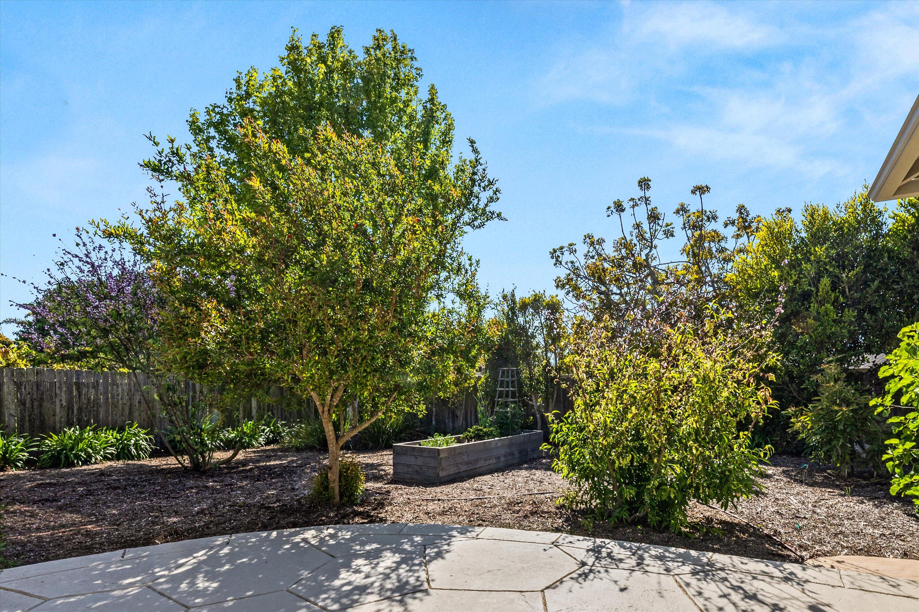 Santa Barbara, California 93109, United States, 3 Bedrooms Bedrooms, ,2 BathroomsBathrooms,Residential,Pending,113572