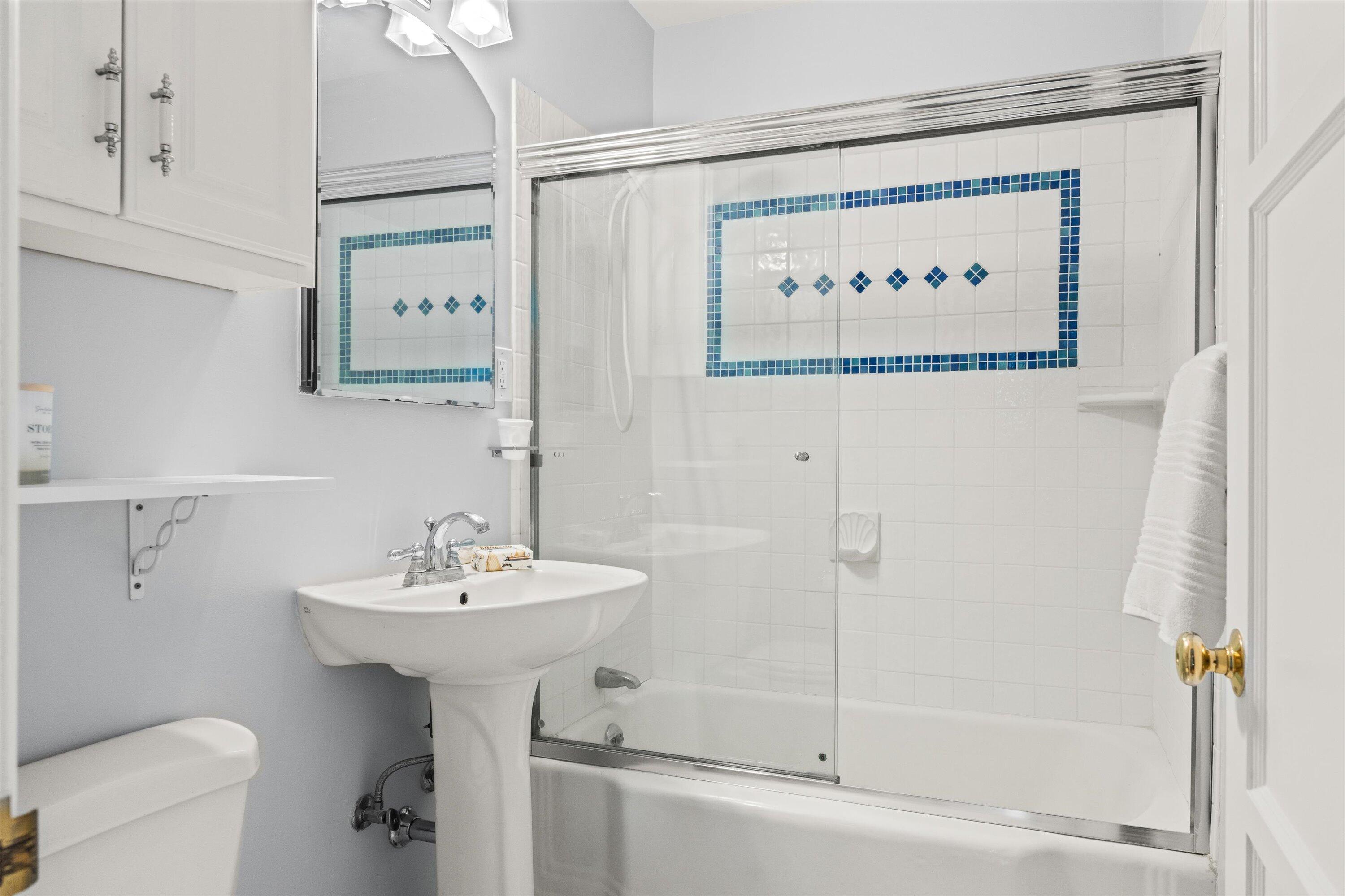 Santa Barbara, California 93109, United States, 3 Bedrooms Bedrooms, ,2 BathroomsBathrooms,Residential,Pending,113572