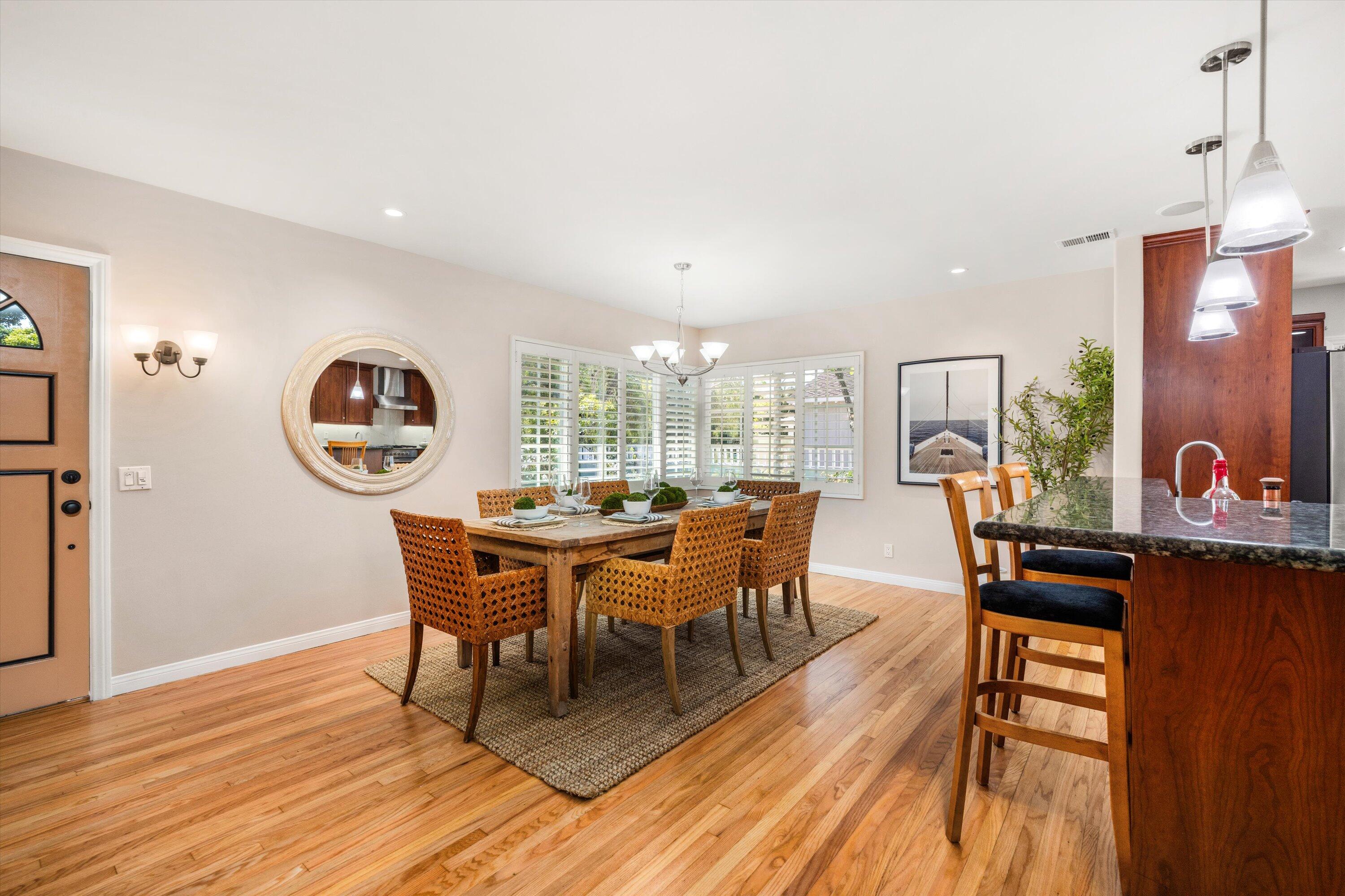 Santa Barbara, California 93109, United States, 3 Bedrooms Bedrooms, ,2 BathroomsBathrooms,Residential,Pending,113572